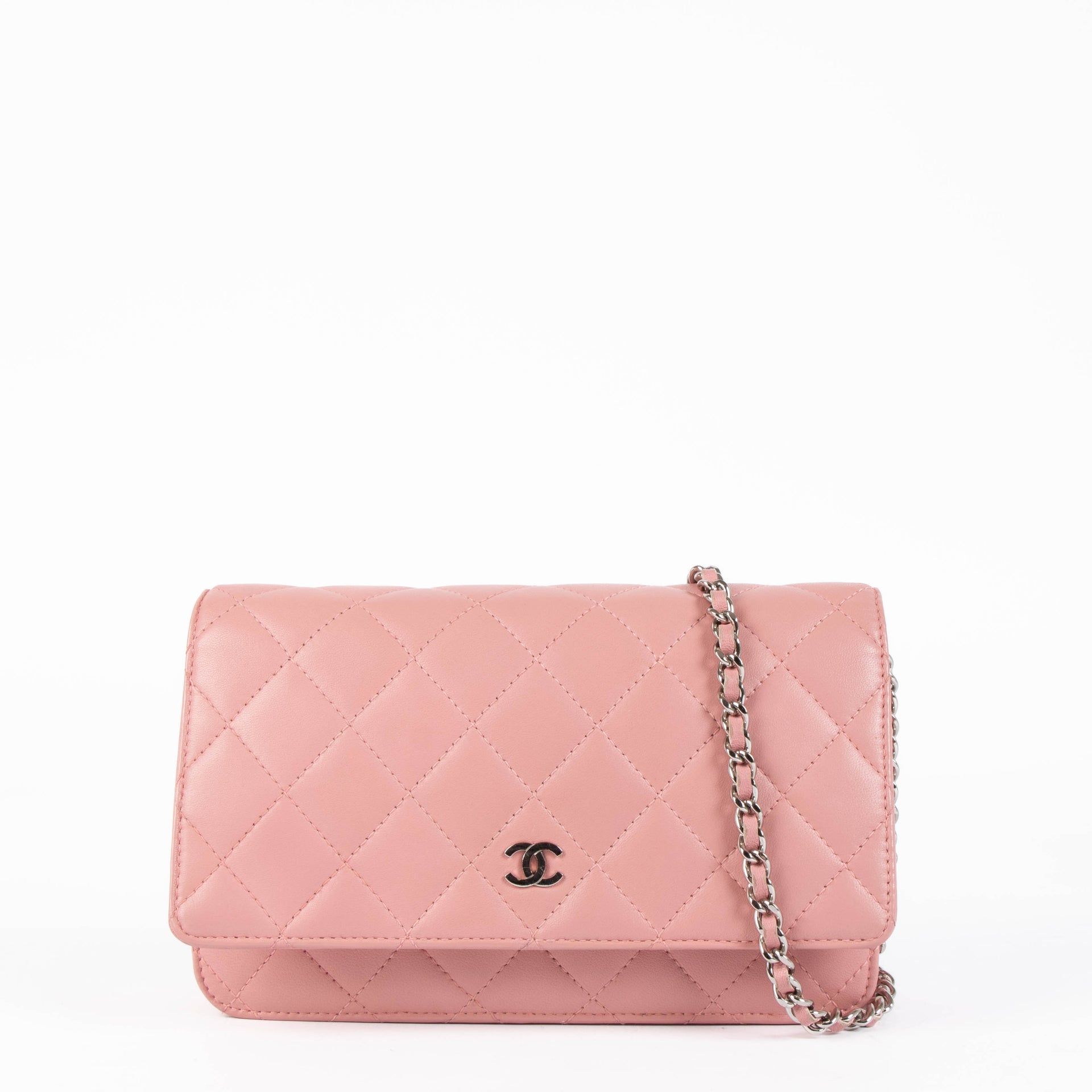 Shop the authentic Chanel Pink Wallet on Chain second hand on Labellov.com