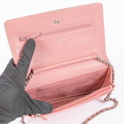 Shop the authentic Chanel Pink Wallet on Chain second hand on Labellov.com