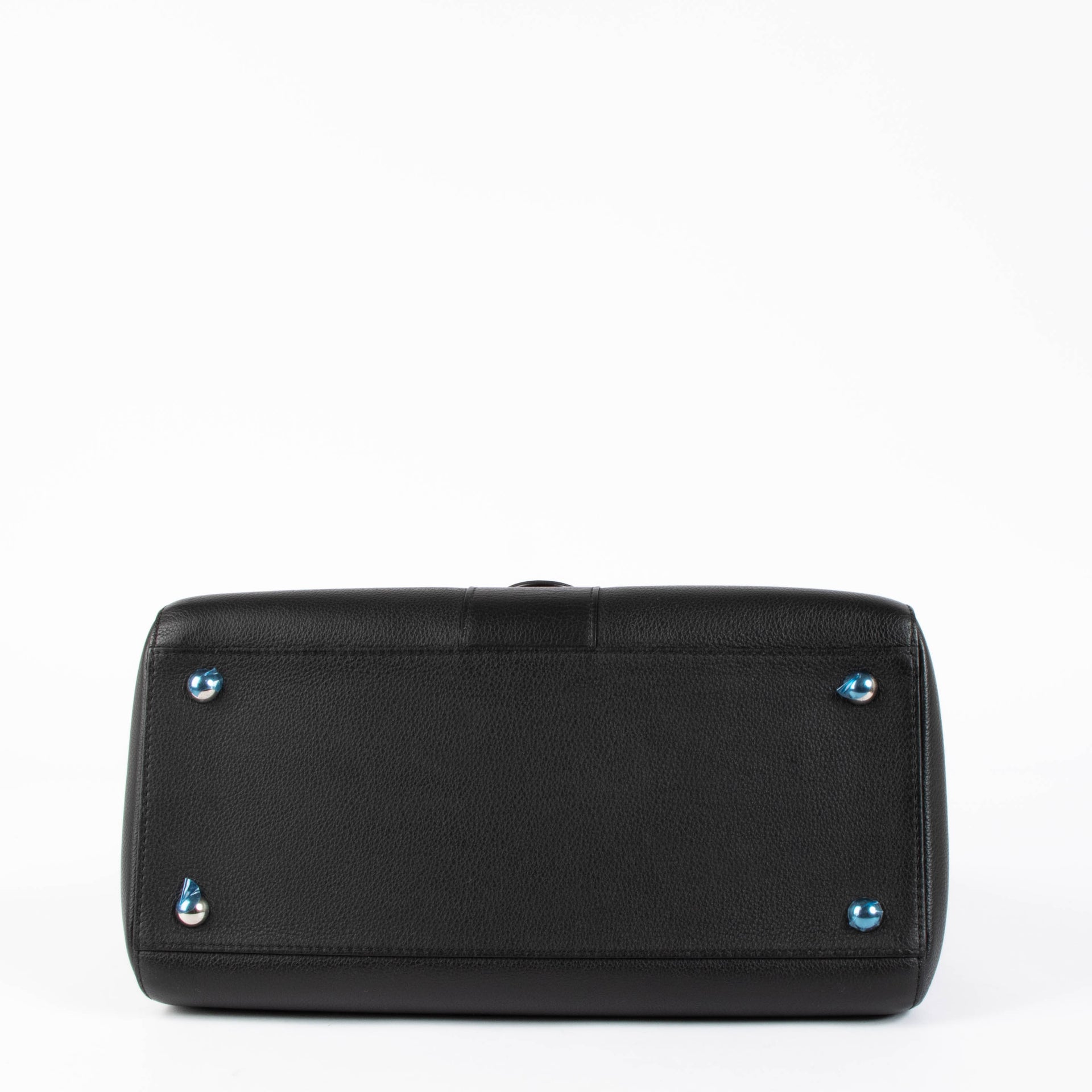 Shop this authentic Delvaux Black Brillant MM bag pre-loved on Labellov.com 