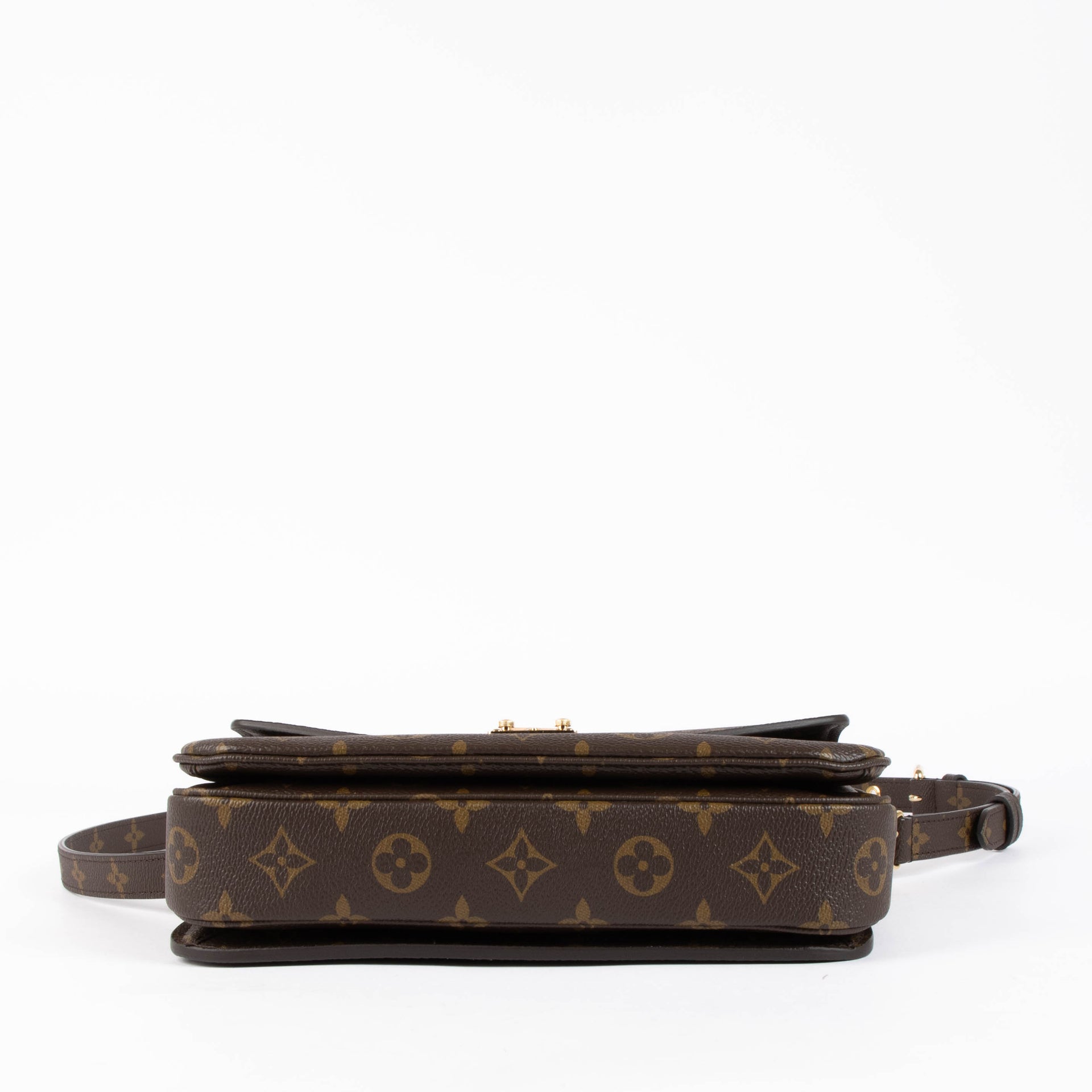 Shop this 100% authentic Louis Vuitton Monogram Pochette Métis at Labellov.com