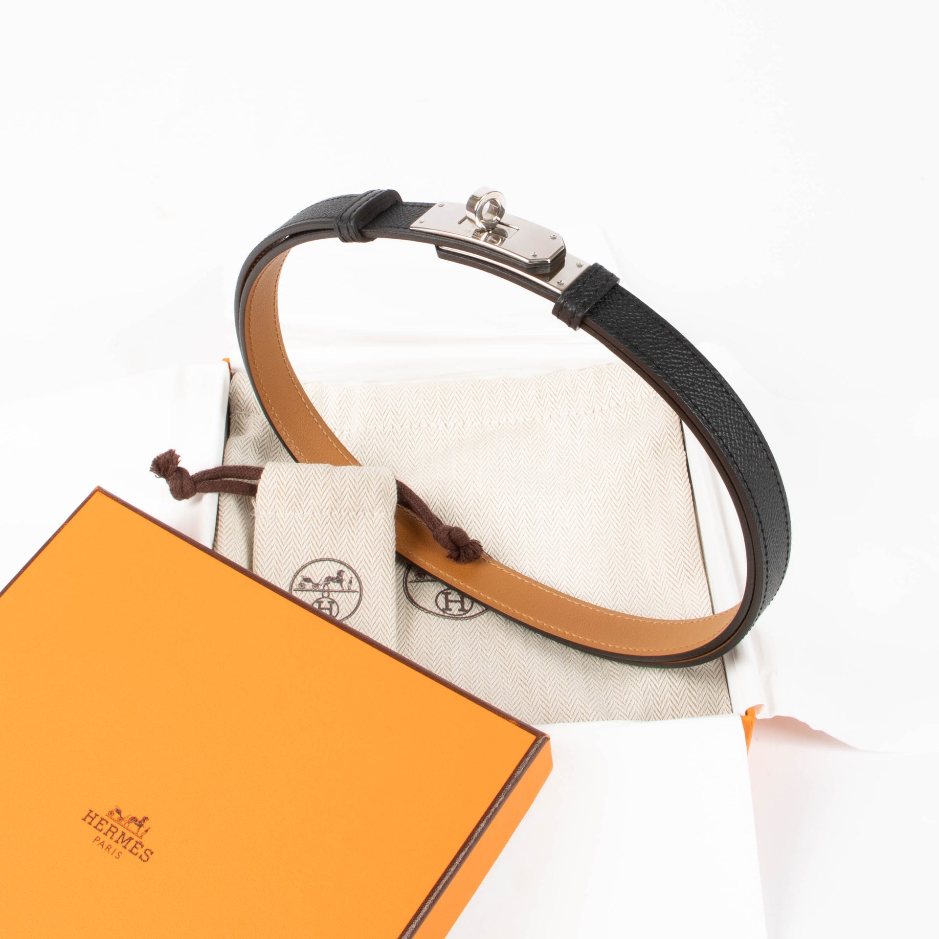 Shop this authentic Hermès Kelly 18 Belt Black Epsom PHW pre-loved on Labellov.com