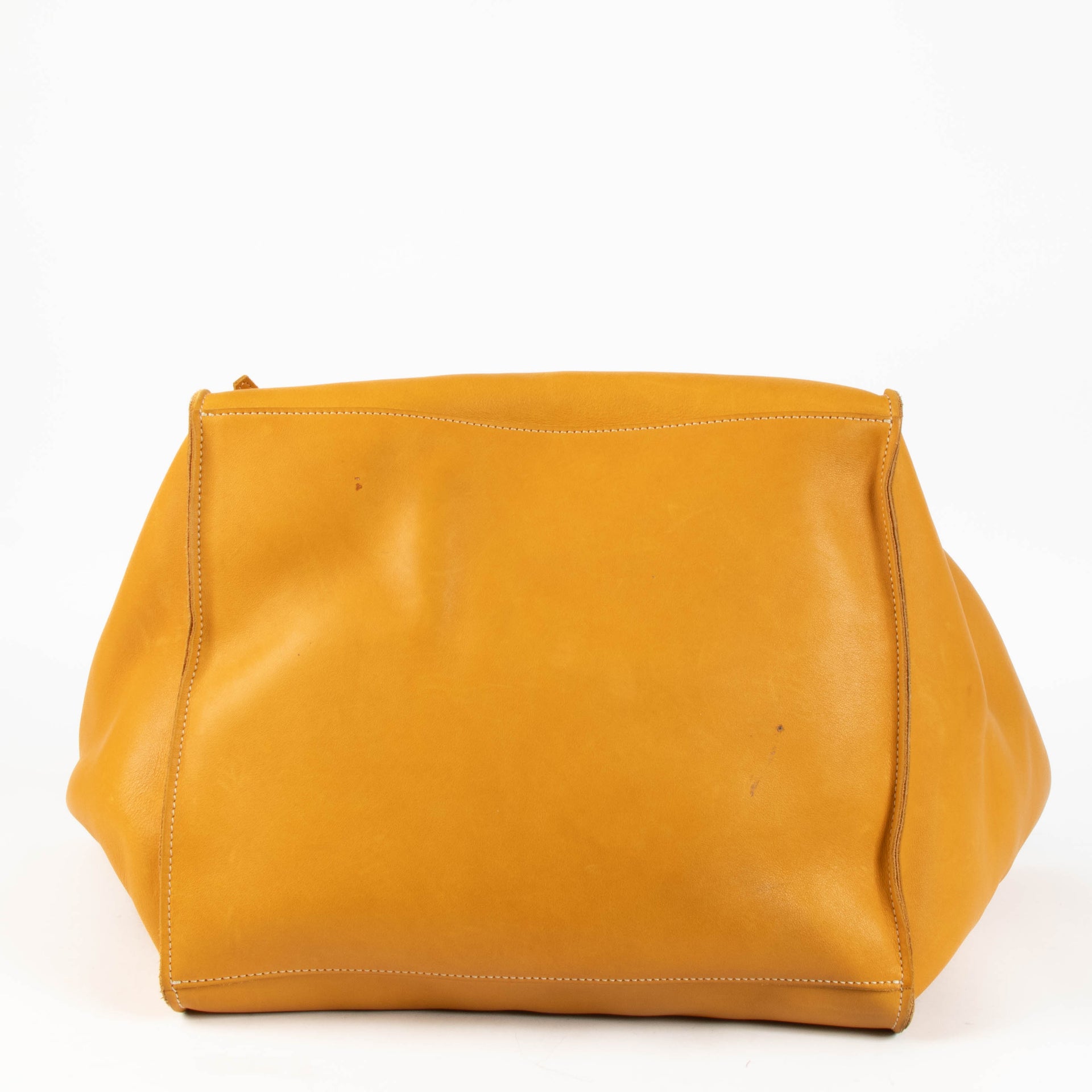 Shop the authentic Celine Dark Yellow Medium Big Bag second hand on Labellov.com