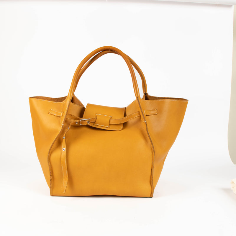 Shop the authentic Celine Dark Yellow Medium Big Bag second hand on Labellov.com