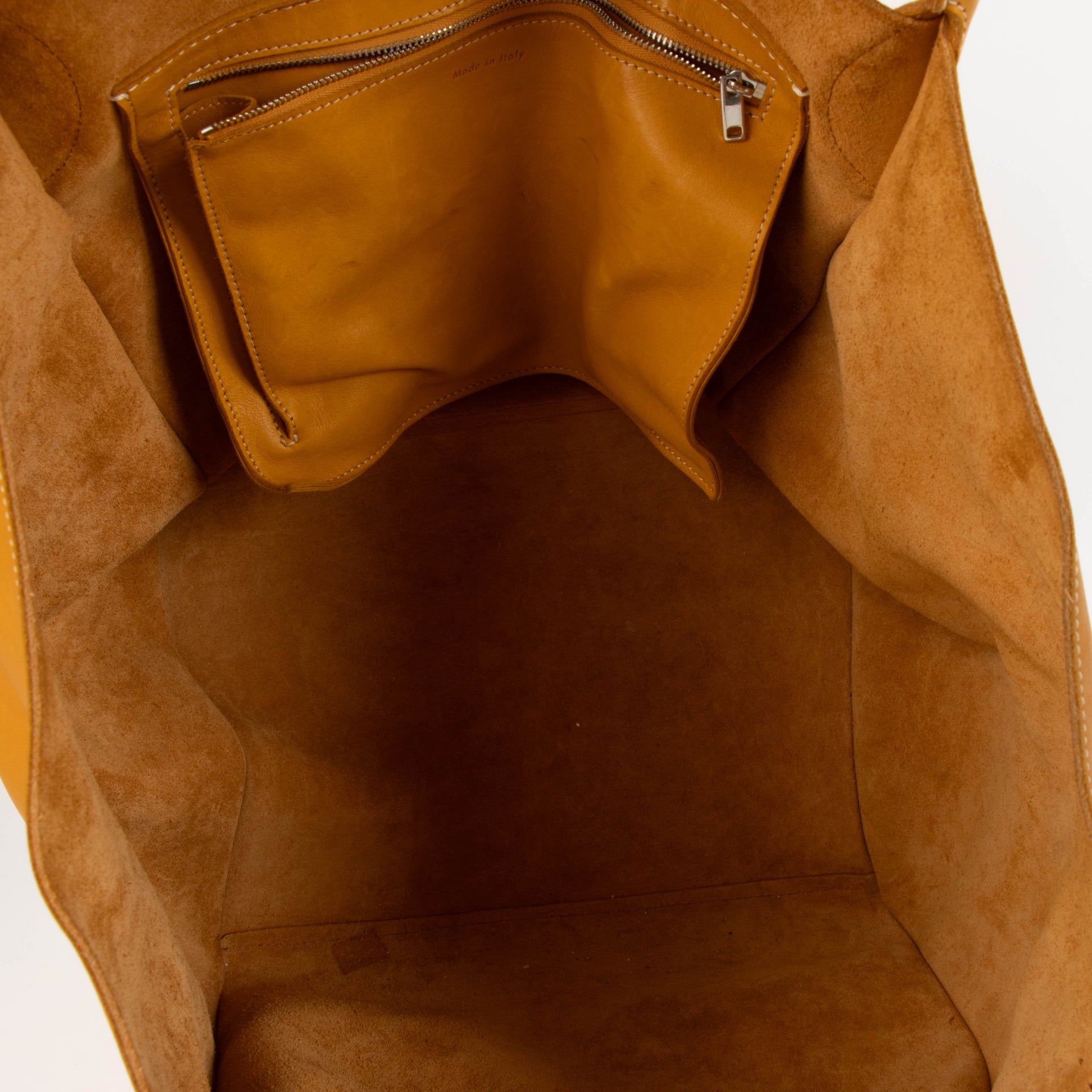 Shop the authentic Celine Dark Yellow Medium Big Bag second hand on Labellov.com