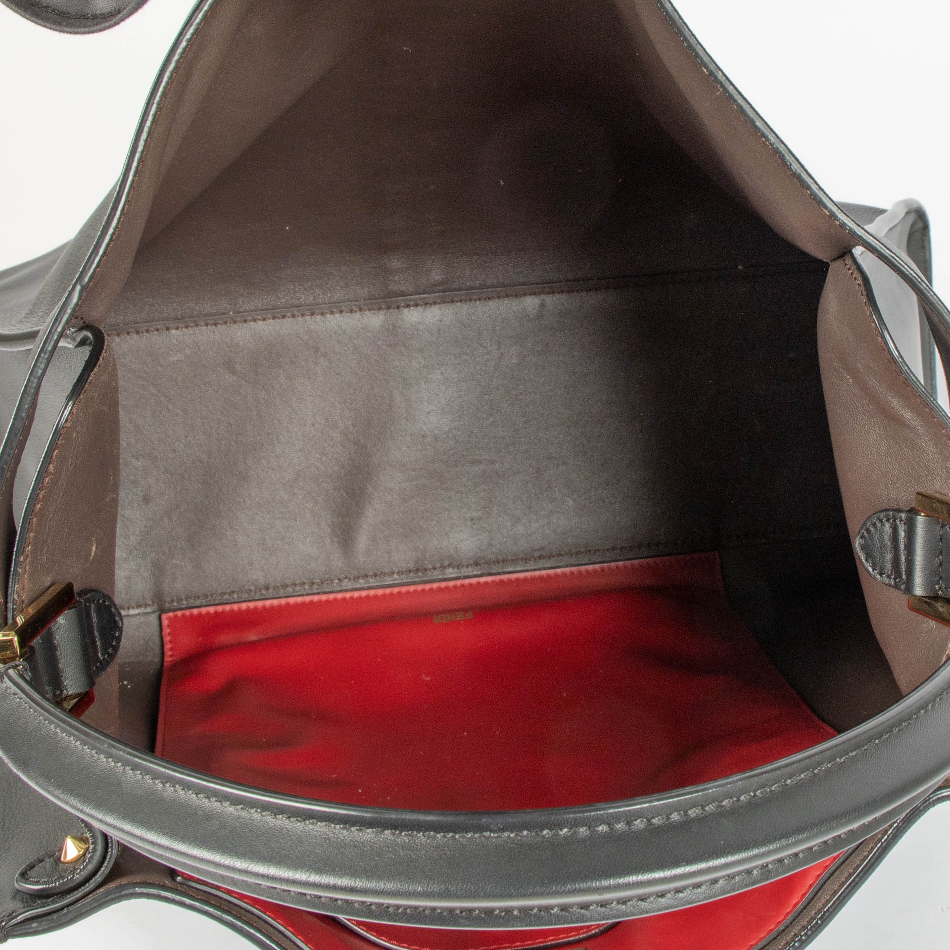 Shop the authentic Fendi Black Peekaboo X-Lite Large Tote Bag second hand on Labellov.com