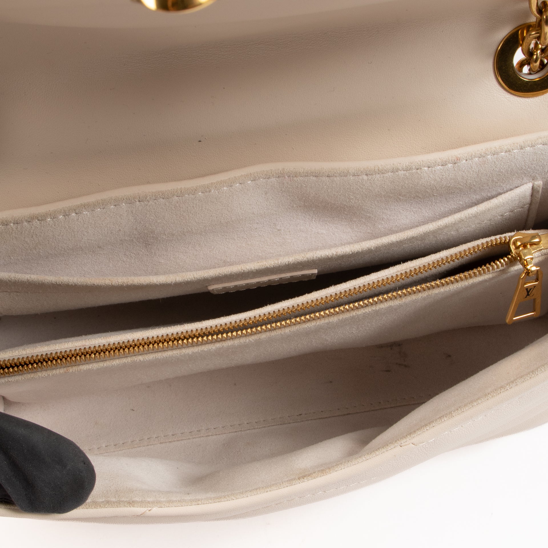 Shop the authentic Louis Vuitton White New Wave Chain Bag on Labellov.com