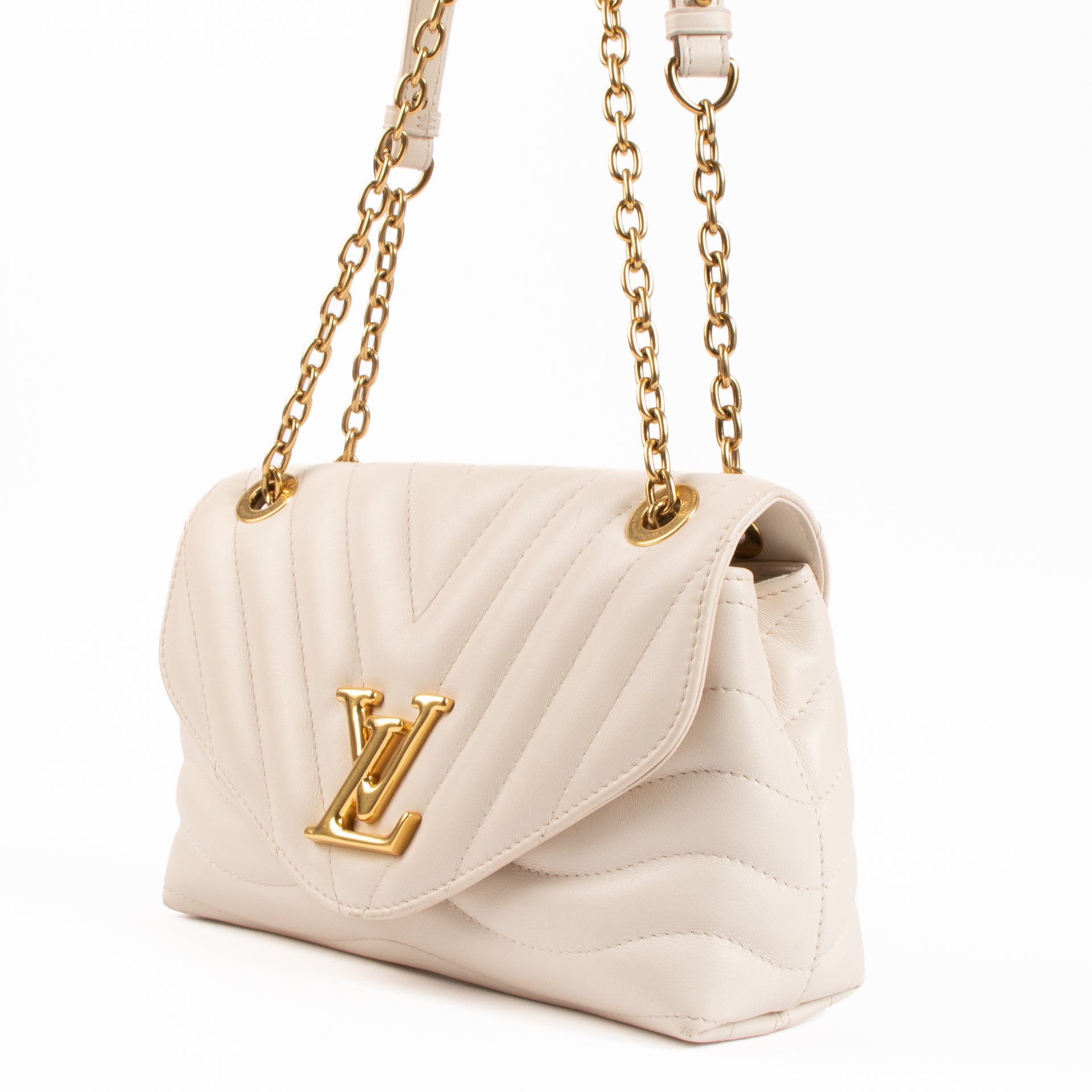 Shop the authentic Louis Vuitton White New Wave Chain Bag on Labellov.com