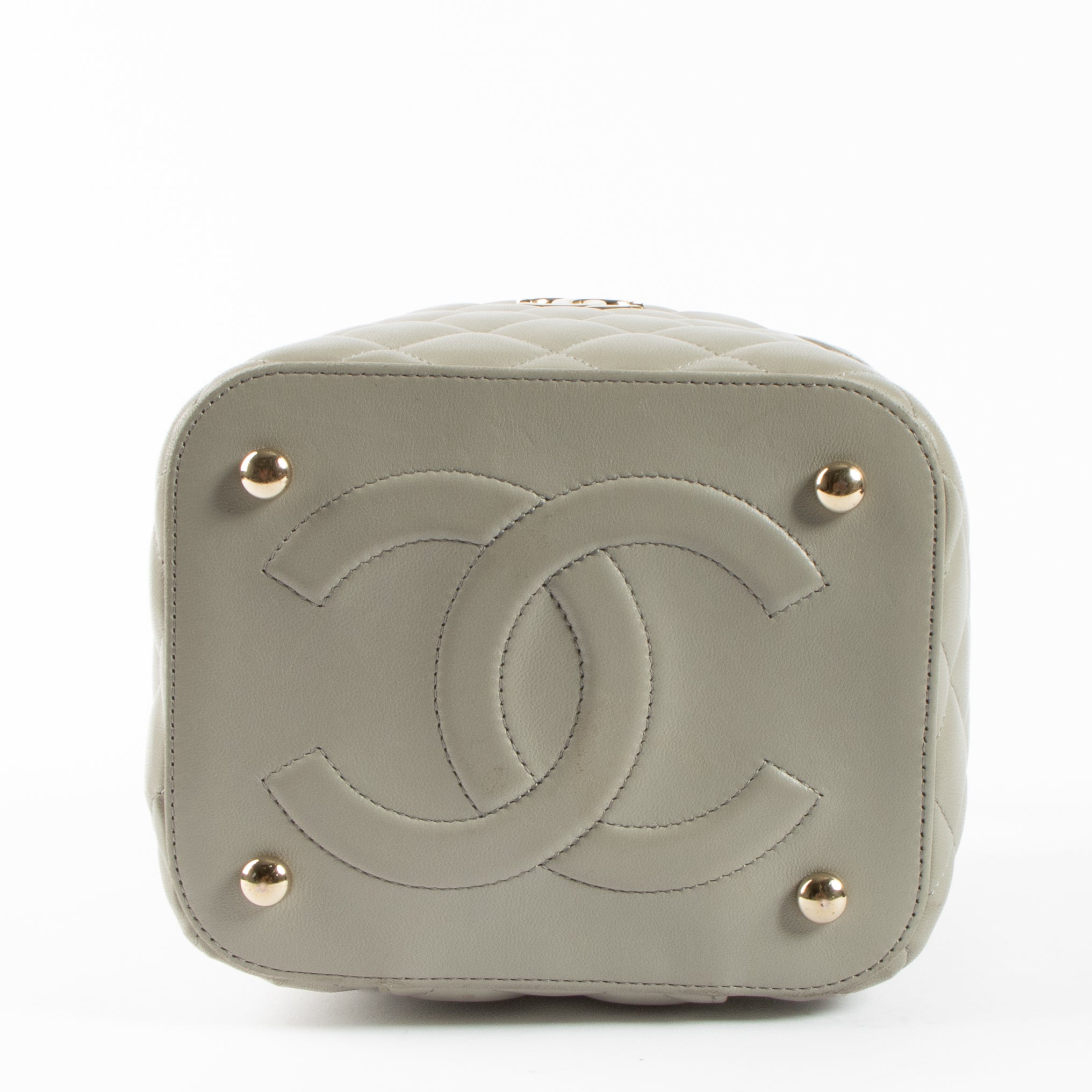 Chanel Grey Lambskin Vanity Case Bag – Labellov