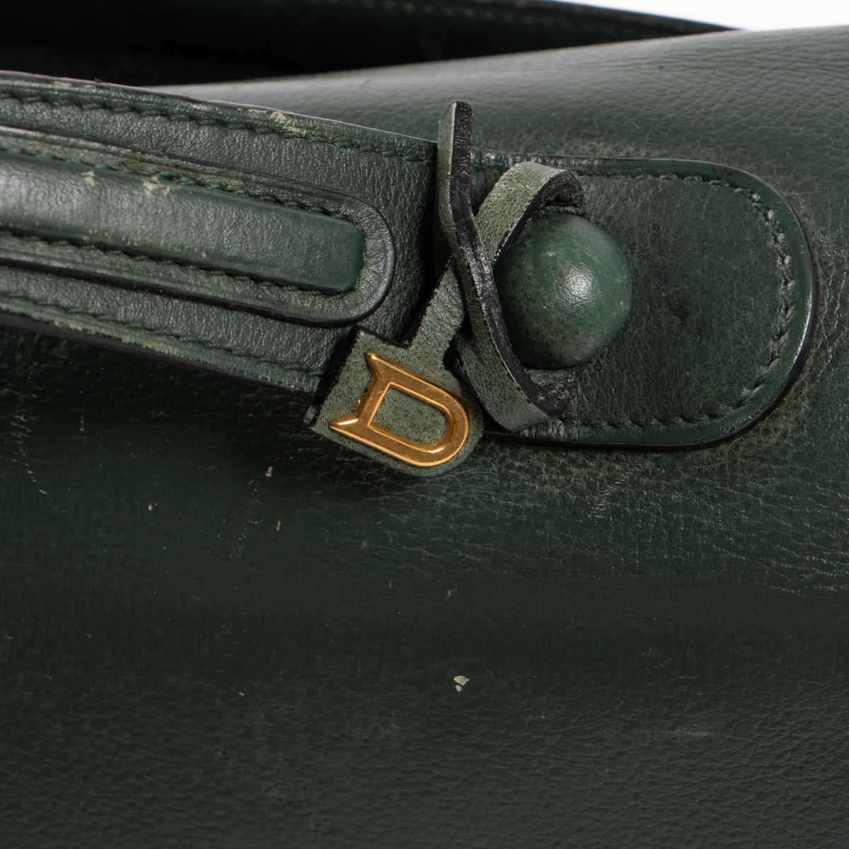Show this authentic Delvaux Green Leather Brillant Briefcase pre-loved on Labellov.com