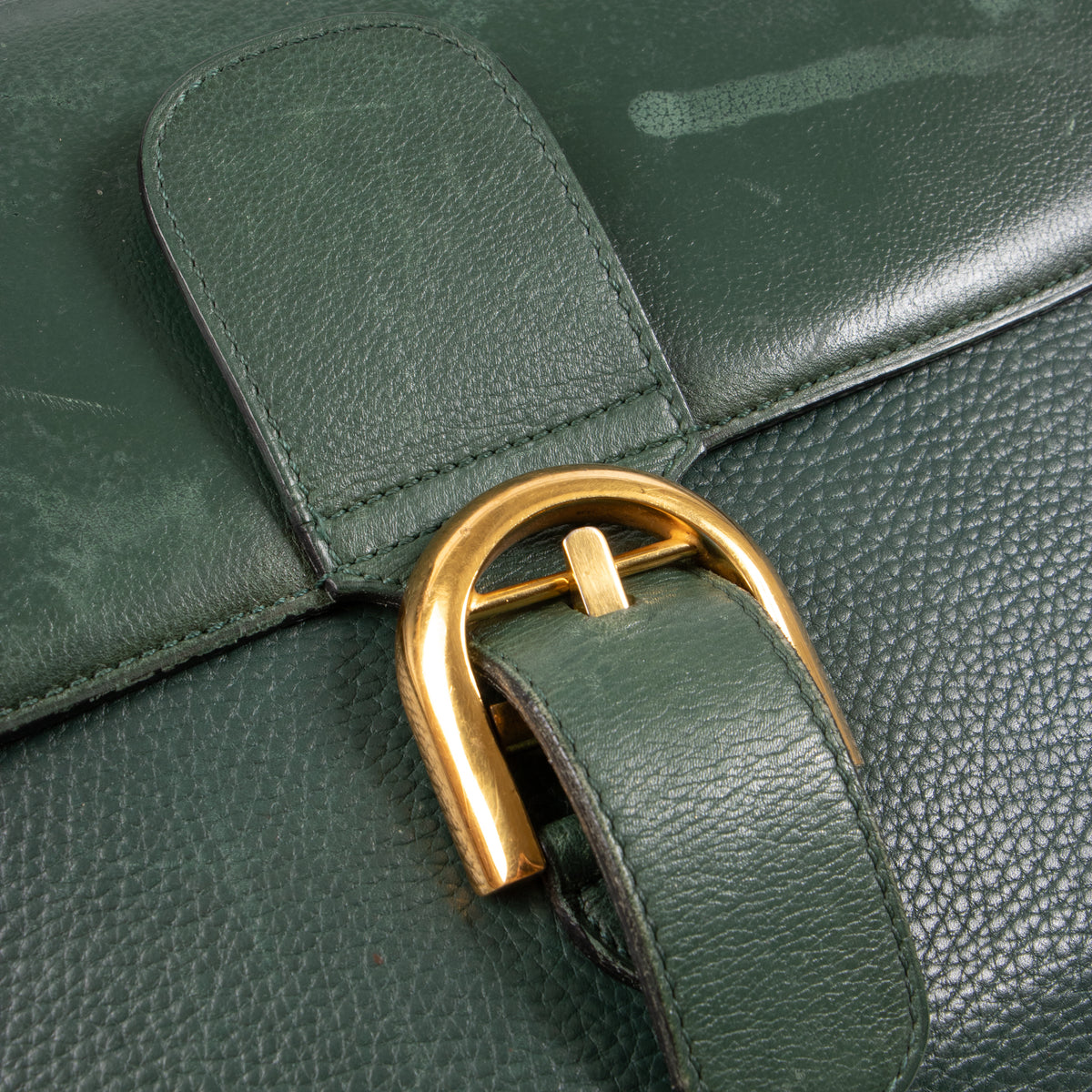 Show this authentic Delvaux Green Leather Brillant Briefcase pre-loved on Labellov.com