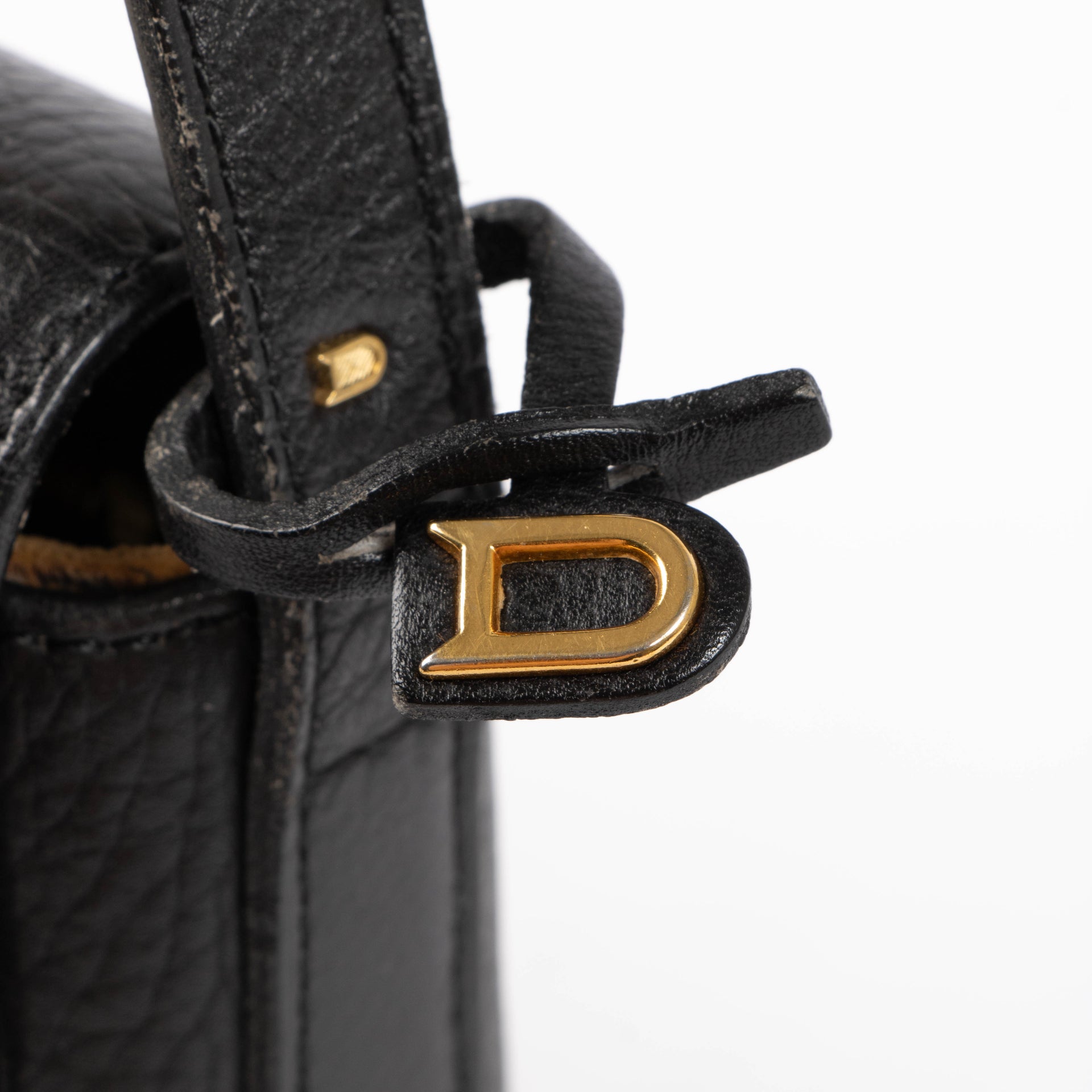 Shop the authentic Delvaux Vintage Black Leather Frimaire Crossbody Bag second hand on Labellov.com