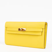 Shop the authentic Hermès Kelly To Go Jaune de Naples Chèvre Mysore on Labellov.com !