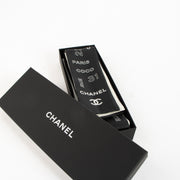 Shop the authentic Chanel Black/White Bandeau Scarf on Labellov.com !