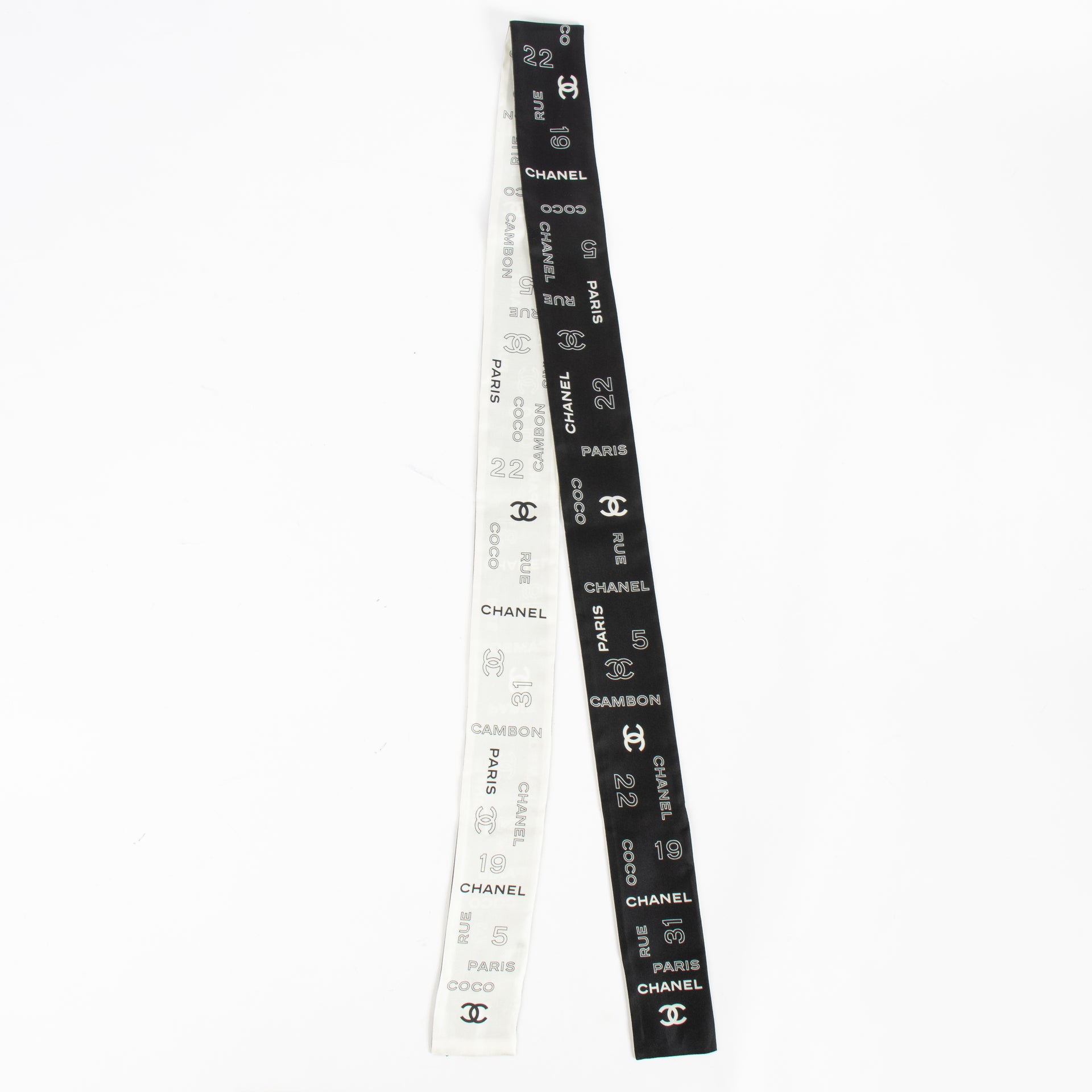 Shop the authentic Chanel Black/White Bandeau Scarf on Labellov.com !