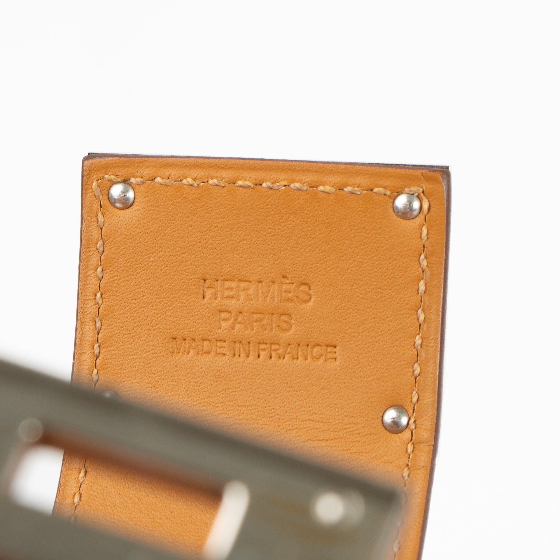 Shop the authentic Hermès Kelly Dog Bracelet on Labellov.com !