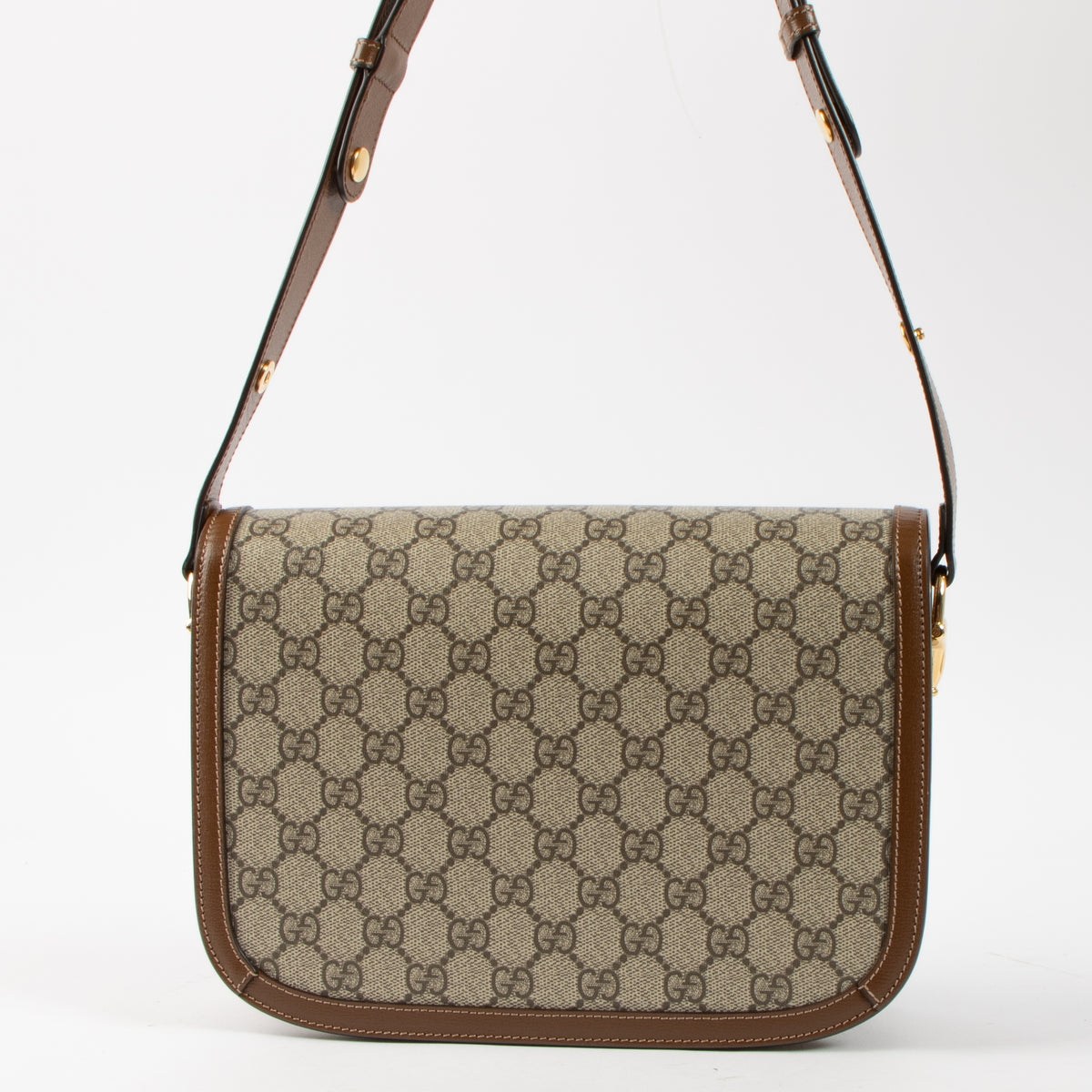 Shop this authentic Gucci GG Supreme Horsebit 1955 Medium Bag pre-loved on Labellov.com 