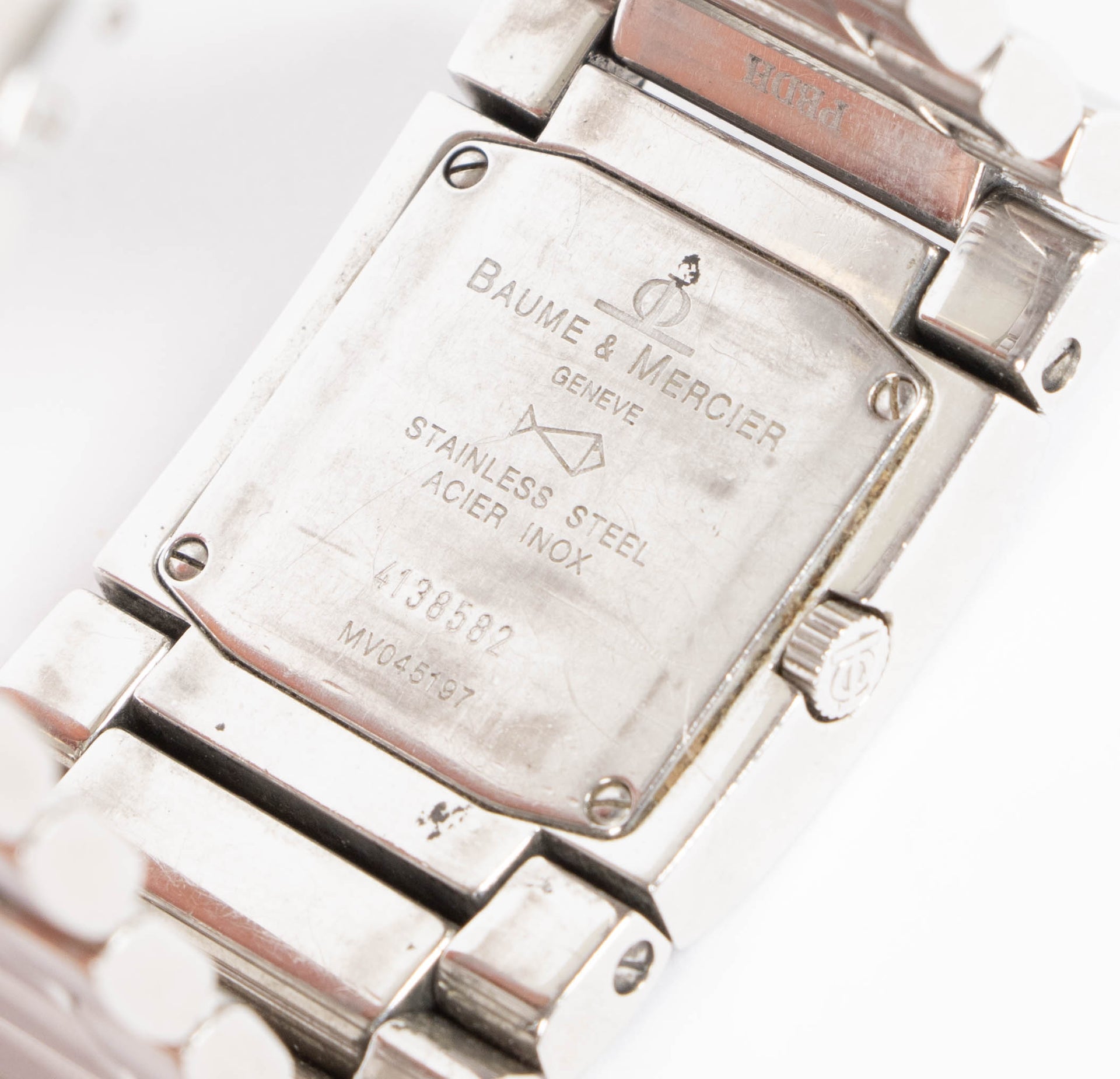 Shop this authentic Baume & Mercier silver Watch pre-loved on Labellov.com