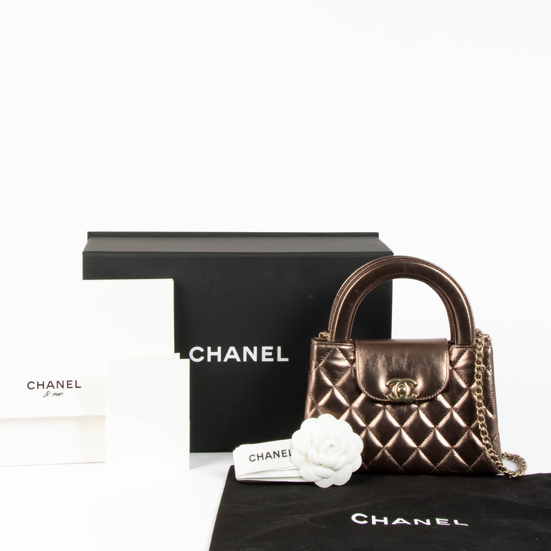 The bag is in as new condition with no signs of use. Protective stickers have been removed.