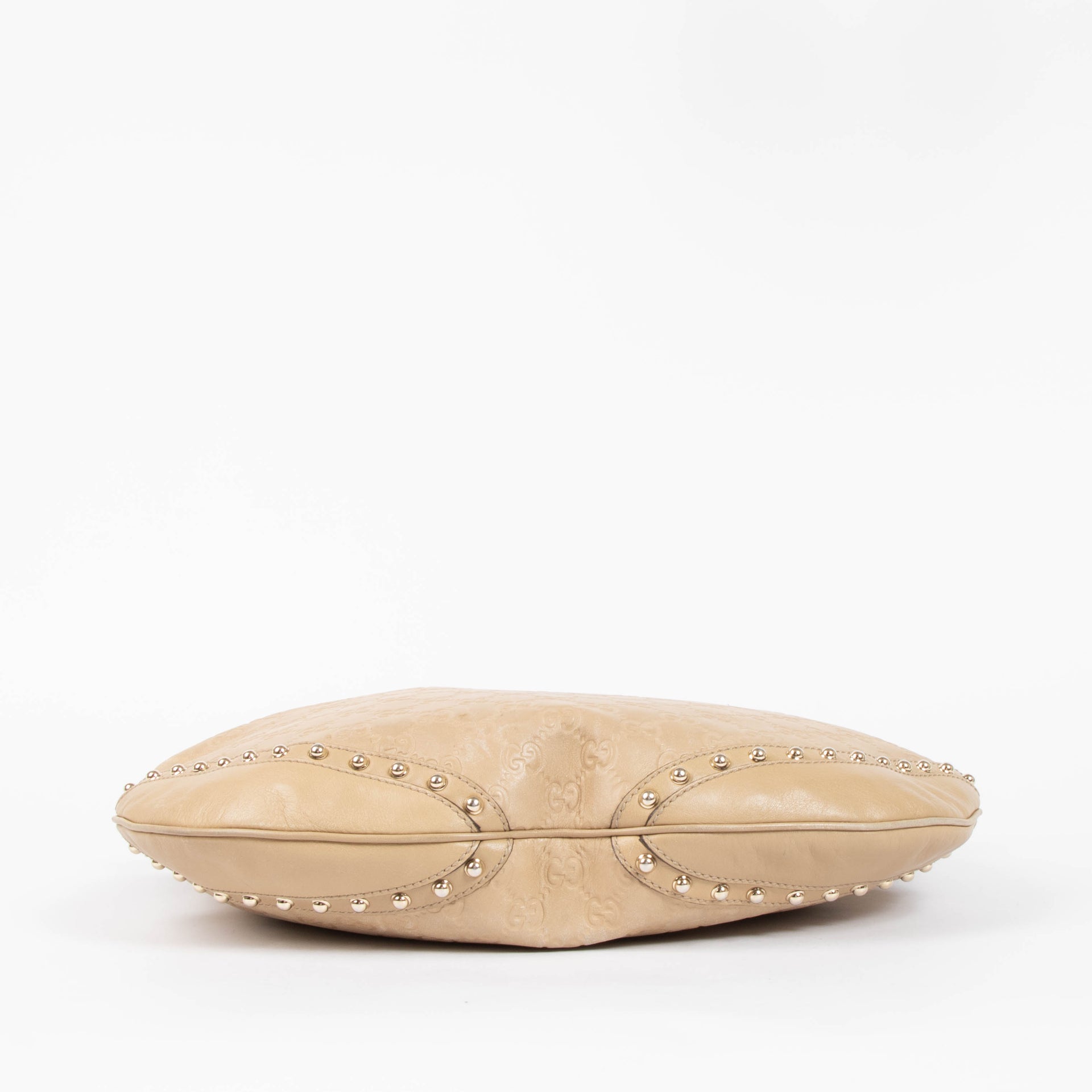 Shop this authentic Gucci Beige Guccissima Pelham Medium Hobo pre-loved on Labellov.com