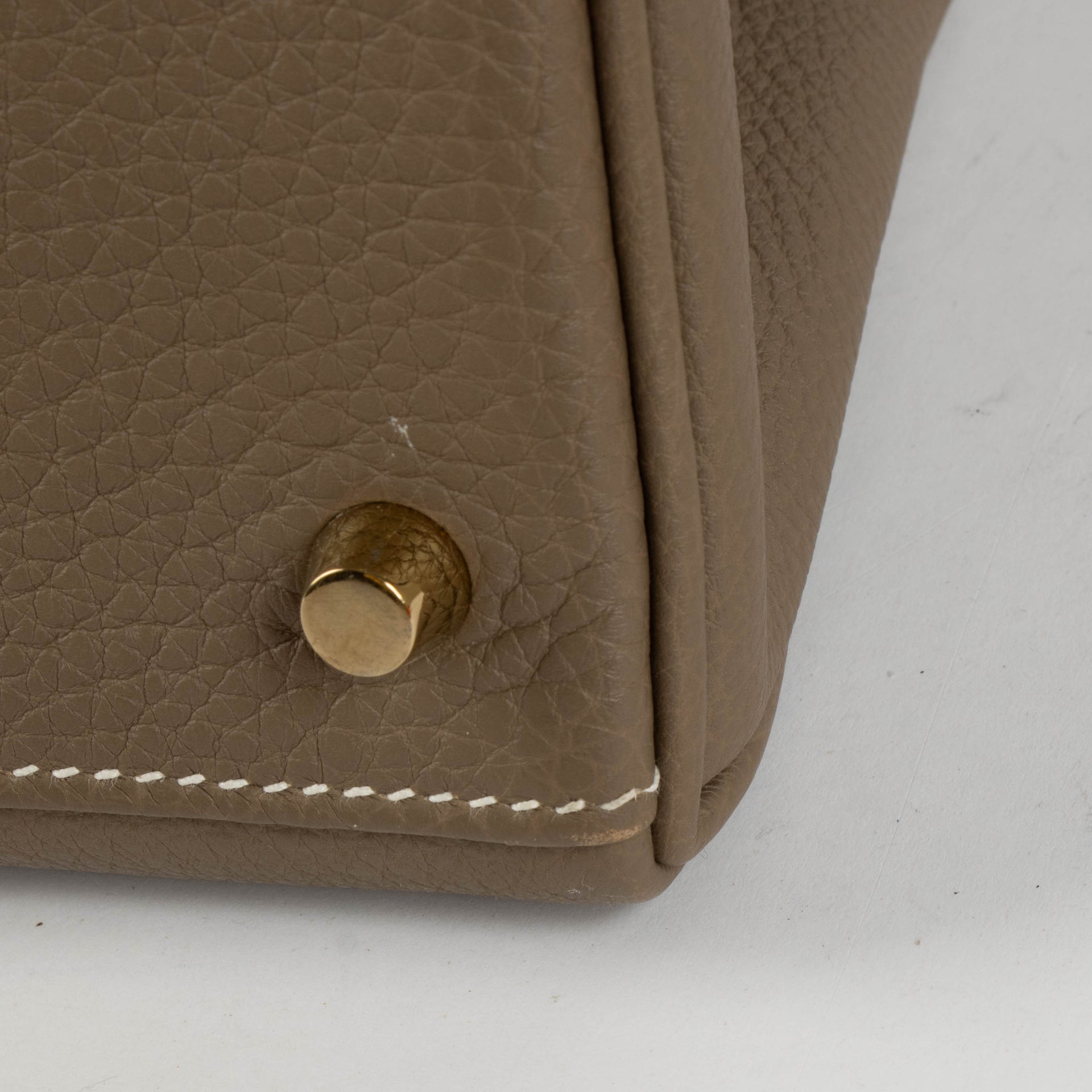 Hermès Kelly 28 Etoupe Togo GHW