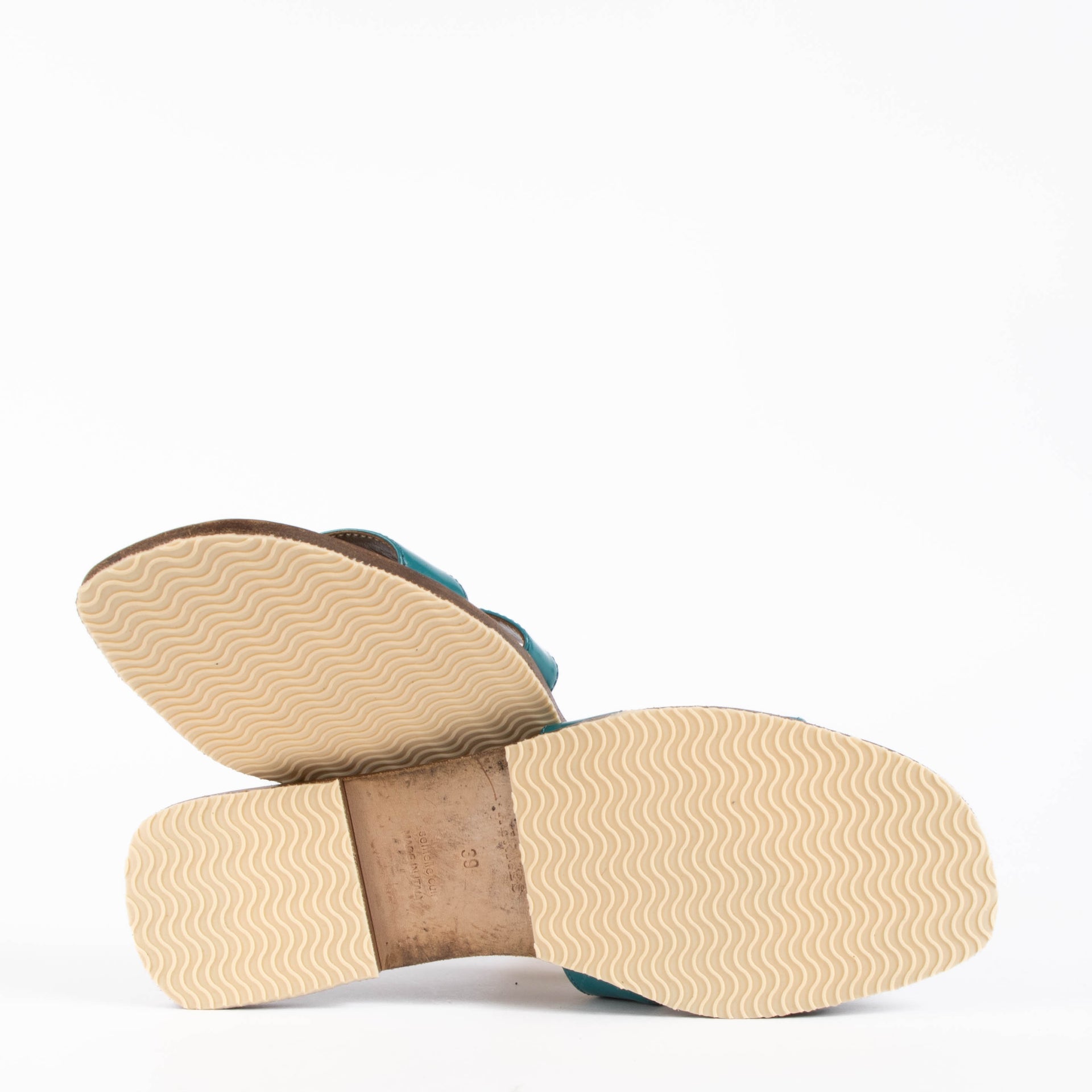 Shop these authentic  Hermes Blue Oran Flats Size 39 pre-loved on Labellov.com 