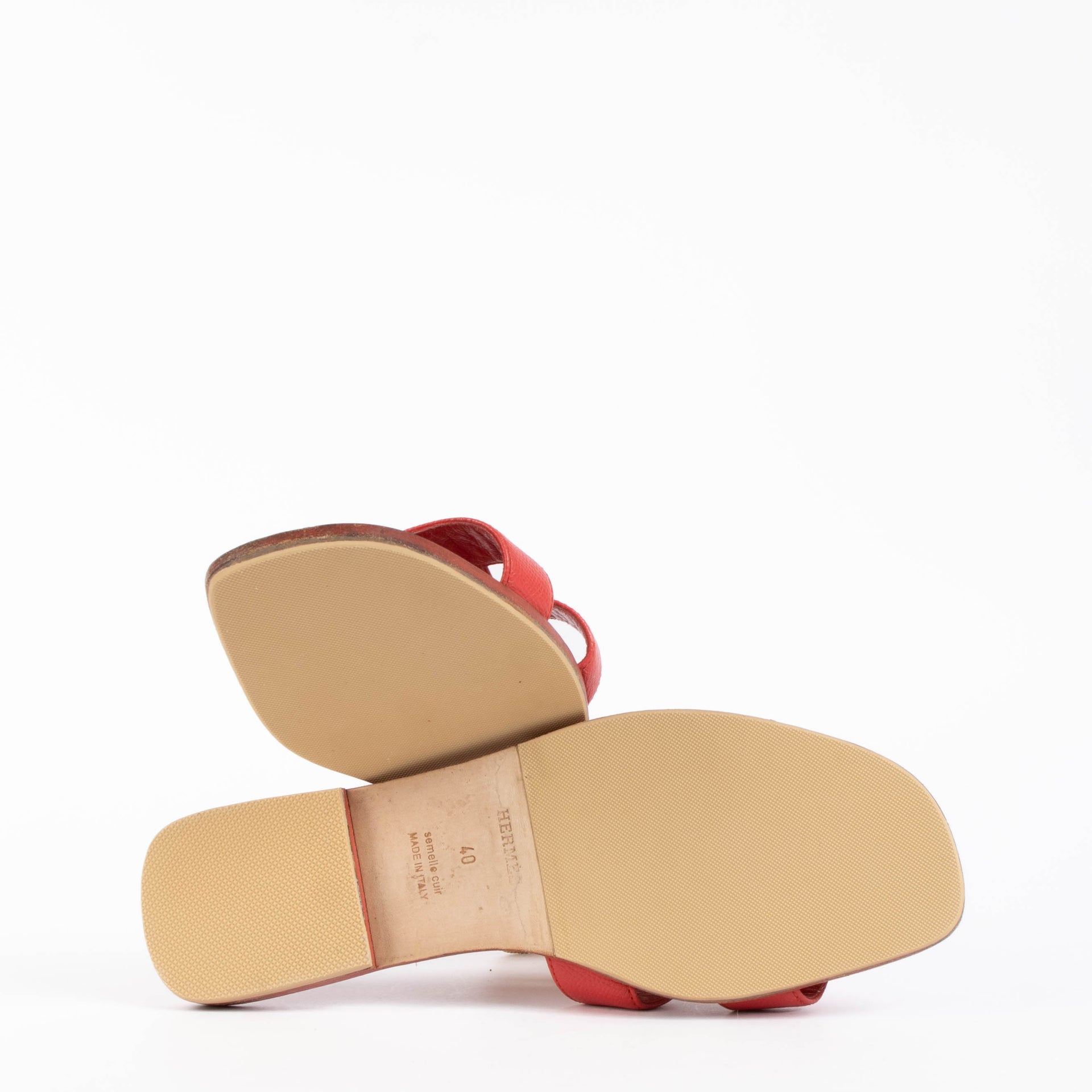 Shop these authentic Hermès Orange Oran Flats Size 40 pre-loved on Labellov.com 