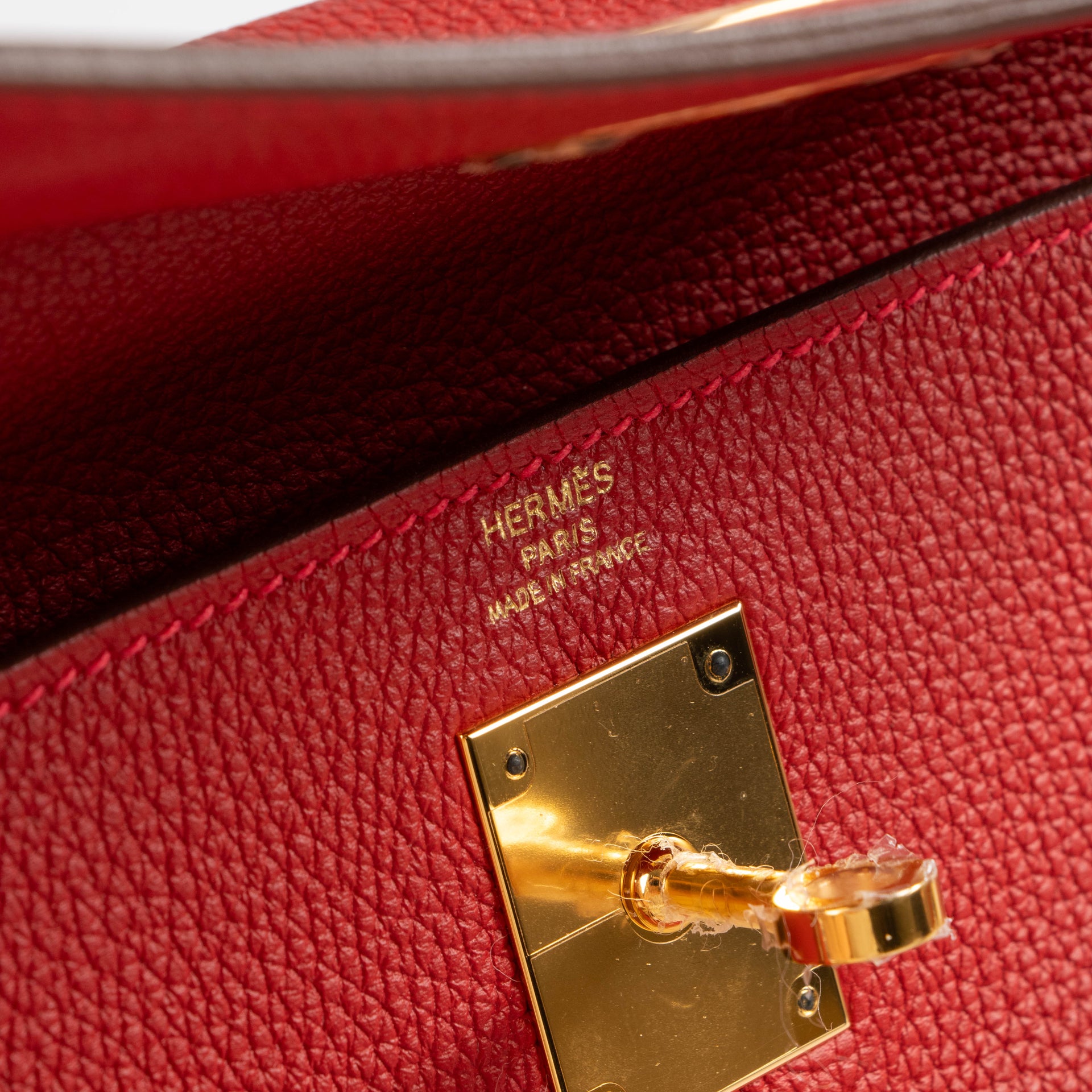 Hermès Kelly 28 Rouge Vif Togo GHW
