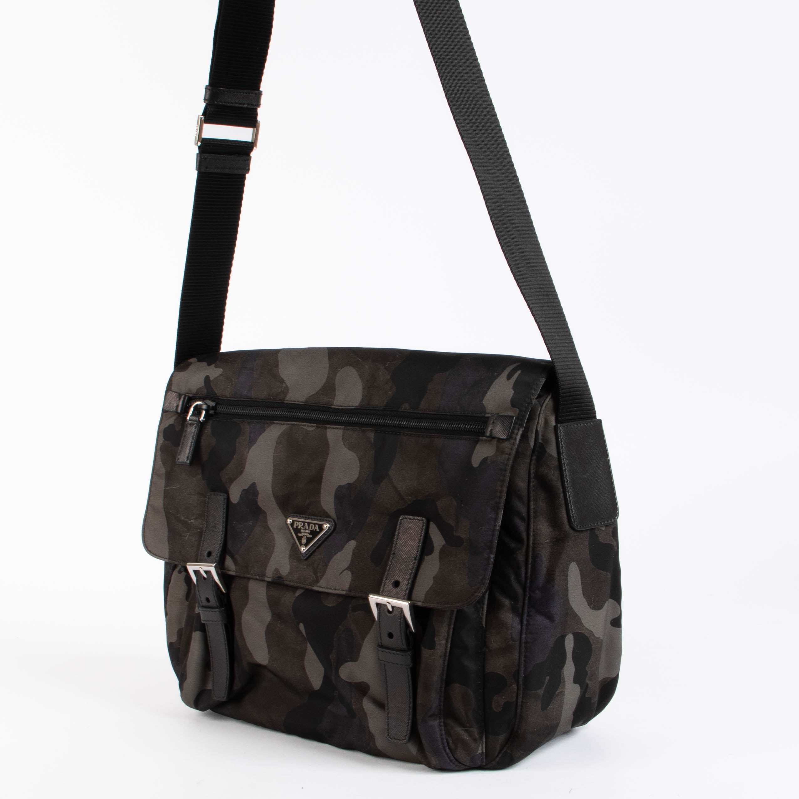 PRADA TESSUTO ショルダーバッグ メッセンジャー 迷彩 VA0887 Prada Camouflage Nylon Messenger Bag – Labellov