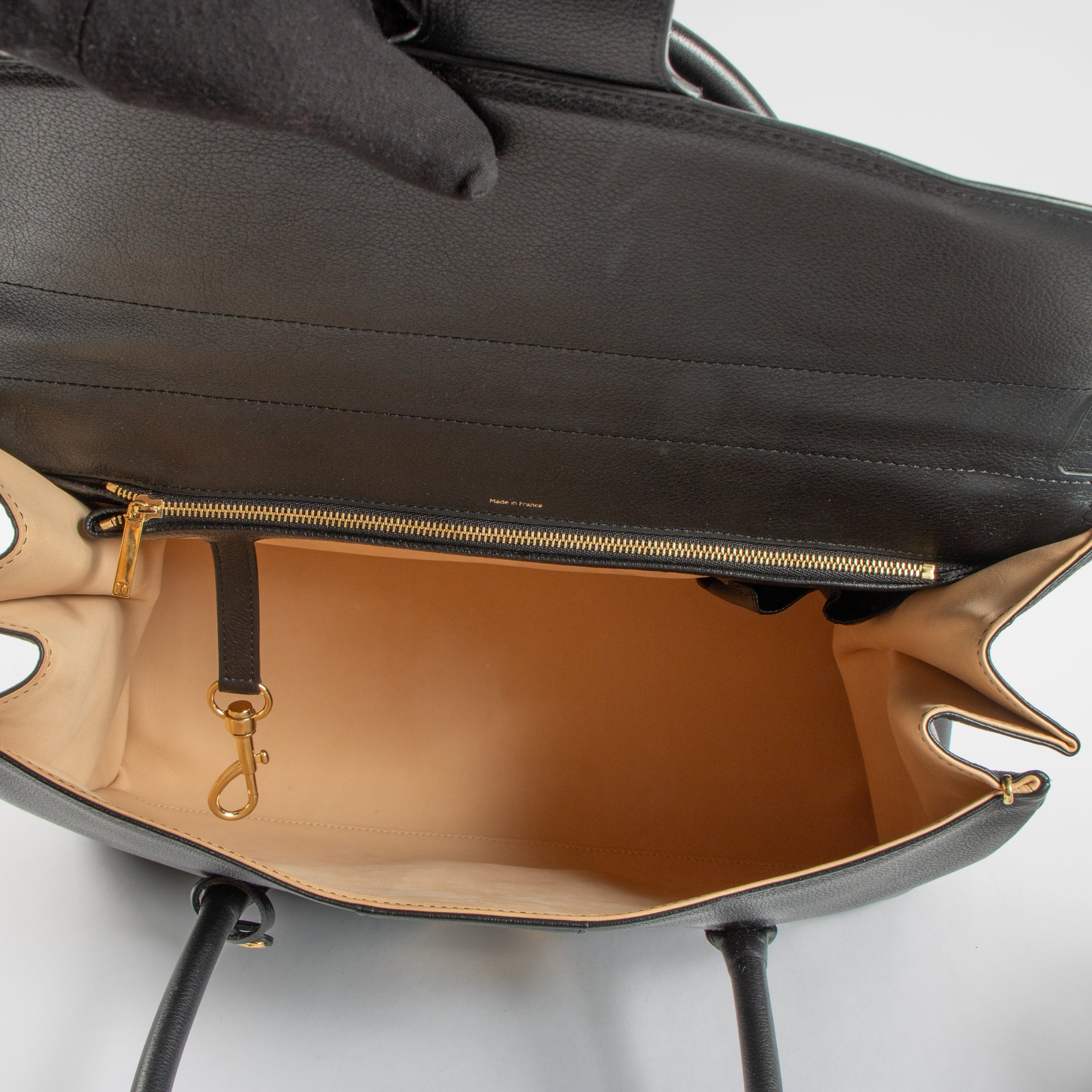 Shop the 100% authentic Delvaux Black Sellier Brillant GM Double Poignee Bag second hand on Labellov.com!
