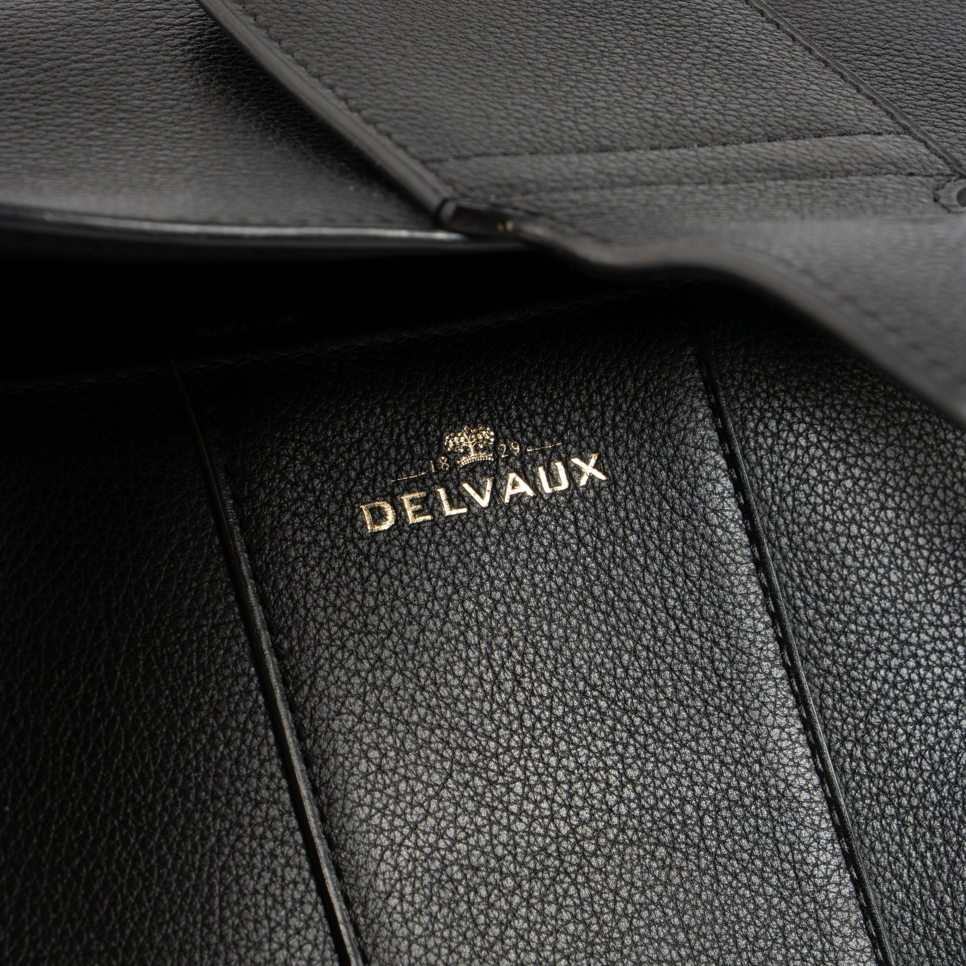 Shop the 100% authentic Delvaux Black Sellier Brillant GM Double Poignee Bag second hand on Labellov.com!
