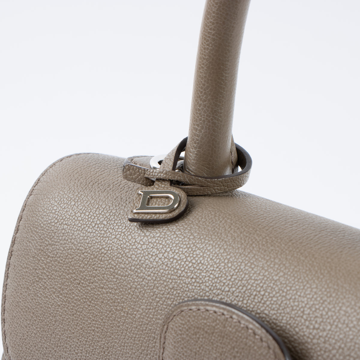 Shop the 100% authentic Delvaux Taupe Rodeo Calf Brillant PM second hand on Labellov.com!