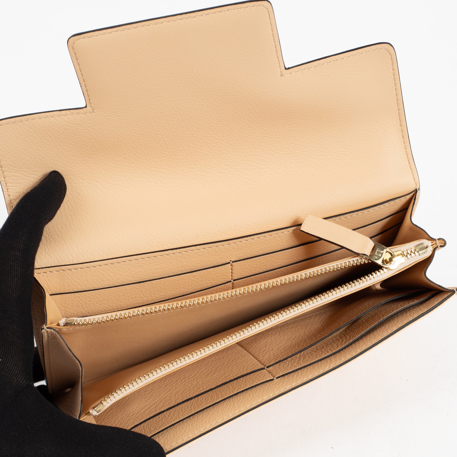 Shop the authentic Delvaux Beige Wallet on Labellov.com !