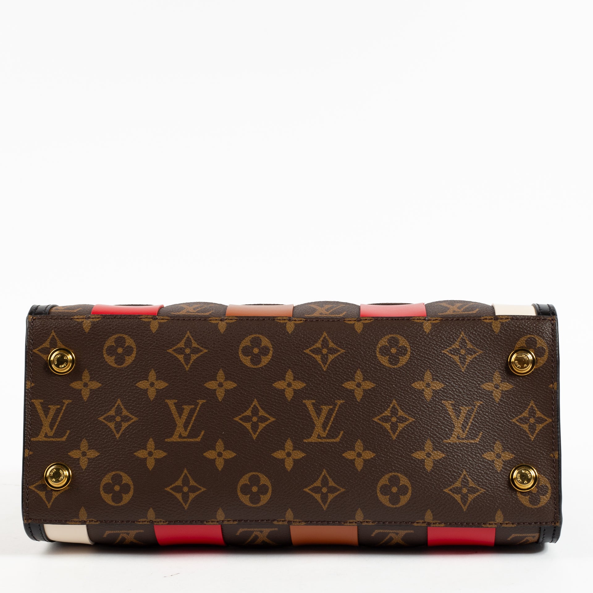 Shop the authentic Louis Vuitton Woven Leather City Steamer MM Bag on Labellov.com !