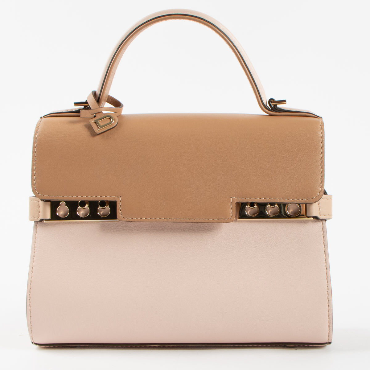 Shop the authentic Delvaux Nude Camaieux Calf Souple Tempête Mini Bag second hand on Labellov.com!
