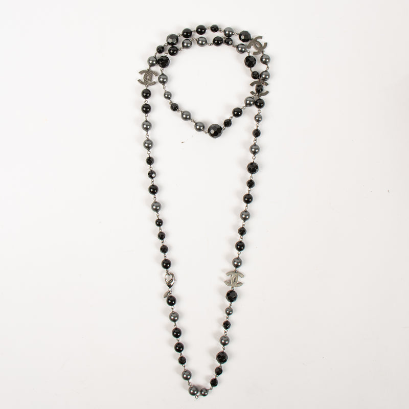 Shop the authentic Chanel 13V Black Fantasy Pearl Bead Long Necklace second hand on Labellov.com!