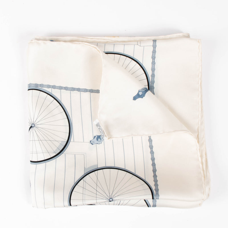 Hermes Les Becanes Carre de Soie 90 Scarf