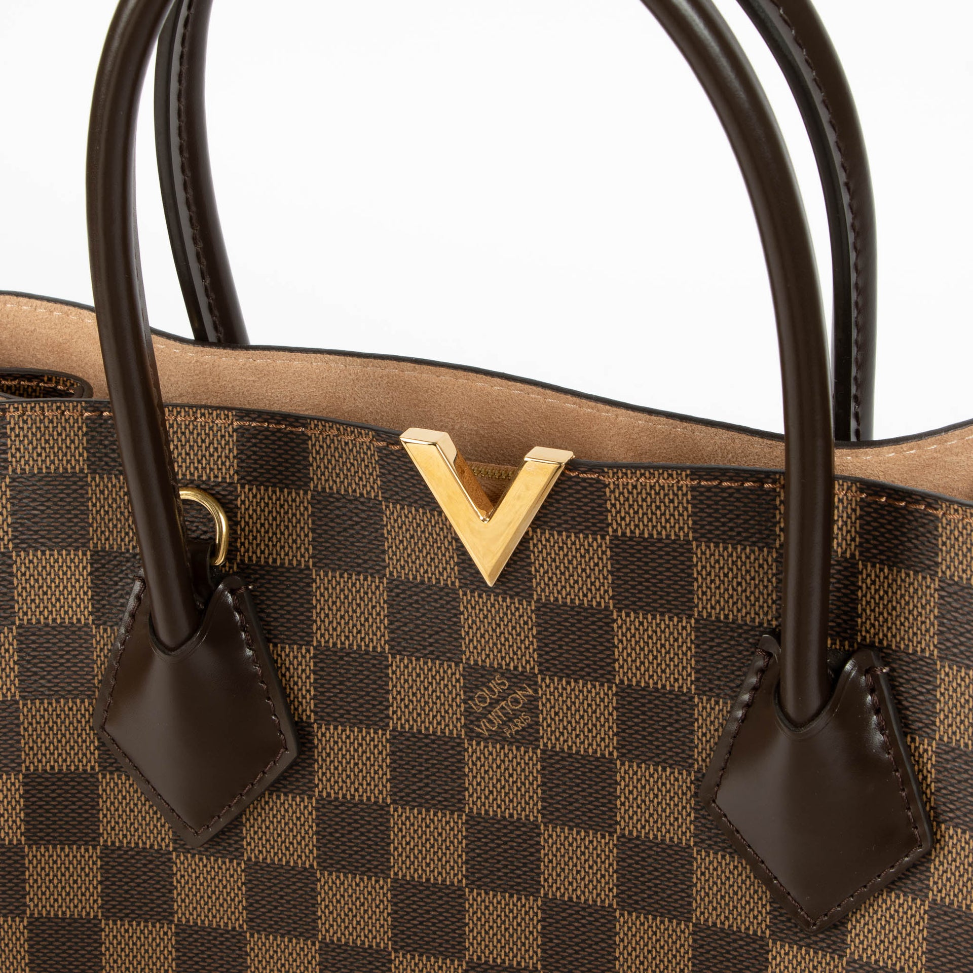 Shop the authentic Louis Vuitton Damier Ebene Kensington Top Handle Bag second hand on Labellov.com