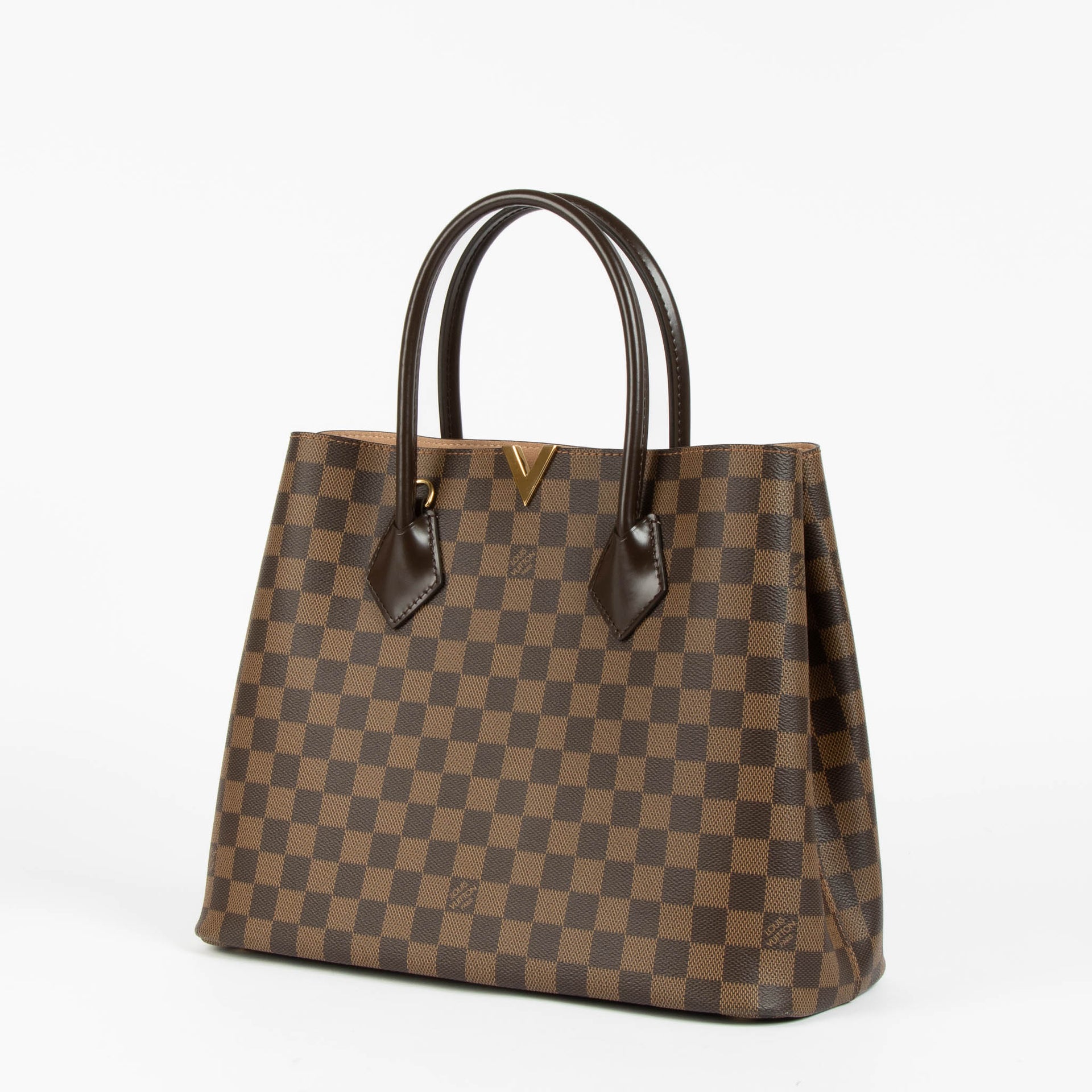 Shop the authentic Louis Vuitton Damier Ebene Kensington Top Handle Bag second hand on Labellov.com