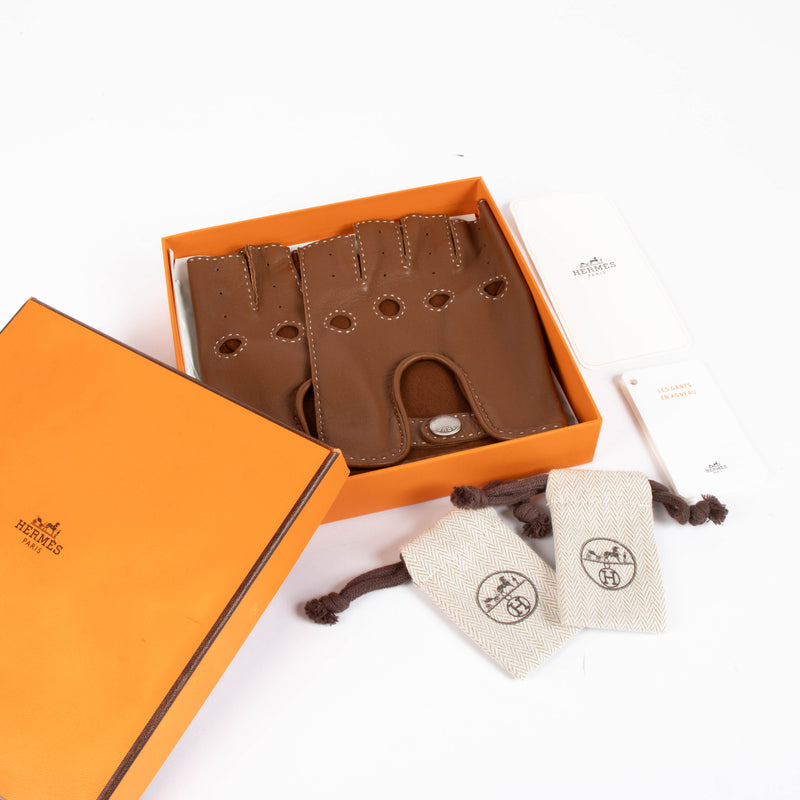 Shop the authentic Hermes Brown Leather Gloves second hand on Labellov.com