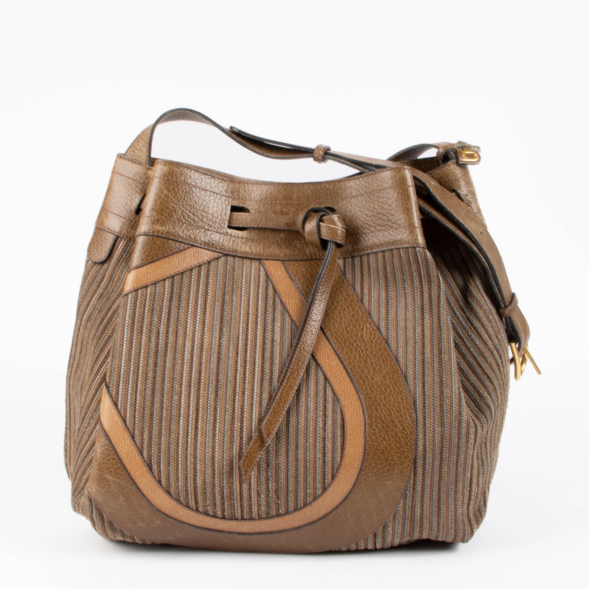 Shop this 100% authentic Delvaux Brown Toile de Cuir Shoulder Bag at Labellov.com