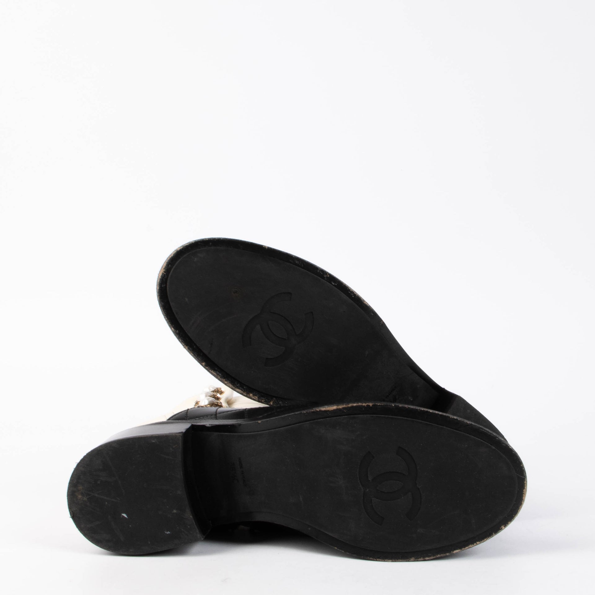 Chanel 17A Black/White Pearl Snaps Ankle Boots - Size 38,5