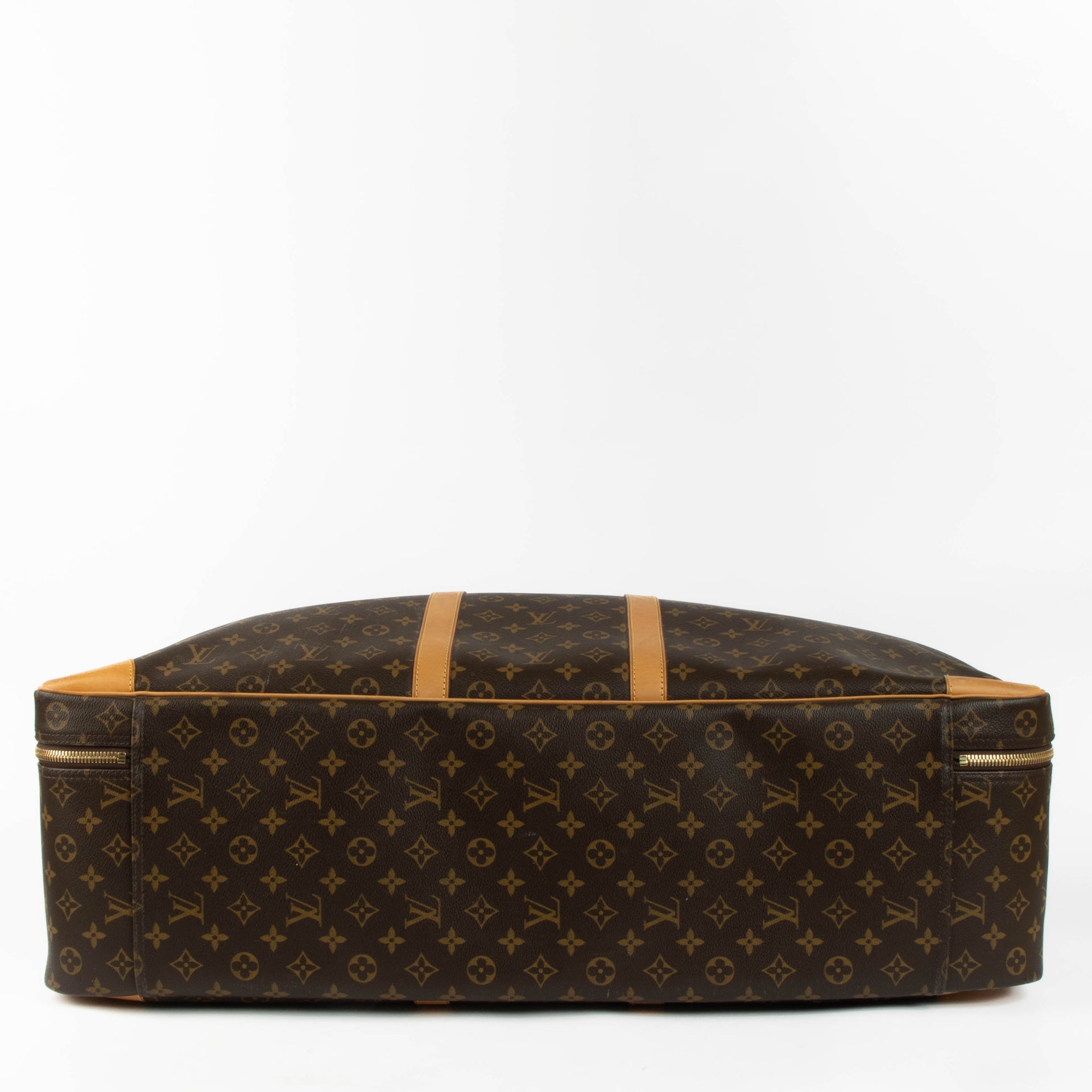 Shop the authentic Louis Vuitton Monogram Sirius 70 Travel Bag second hand on Labellov.com