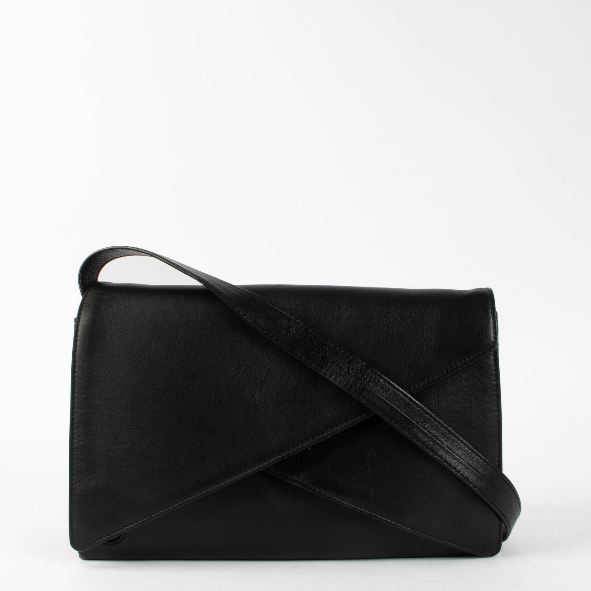 Shop this 100% authentic Bottega Veneta Black Envelope Bag at Labellov.com