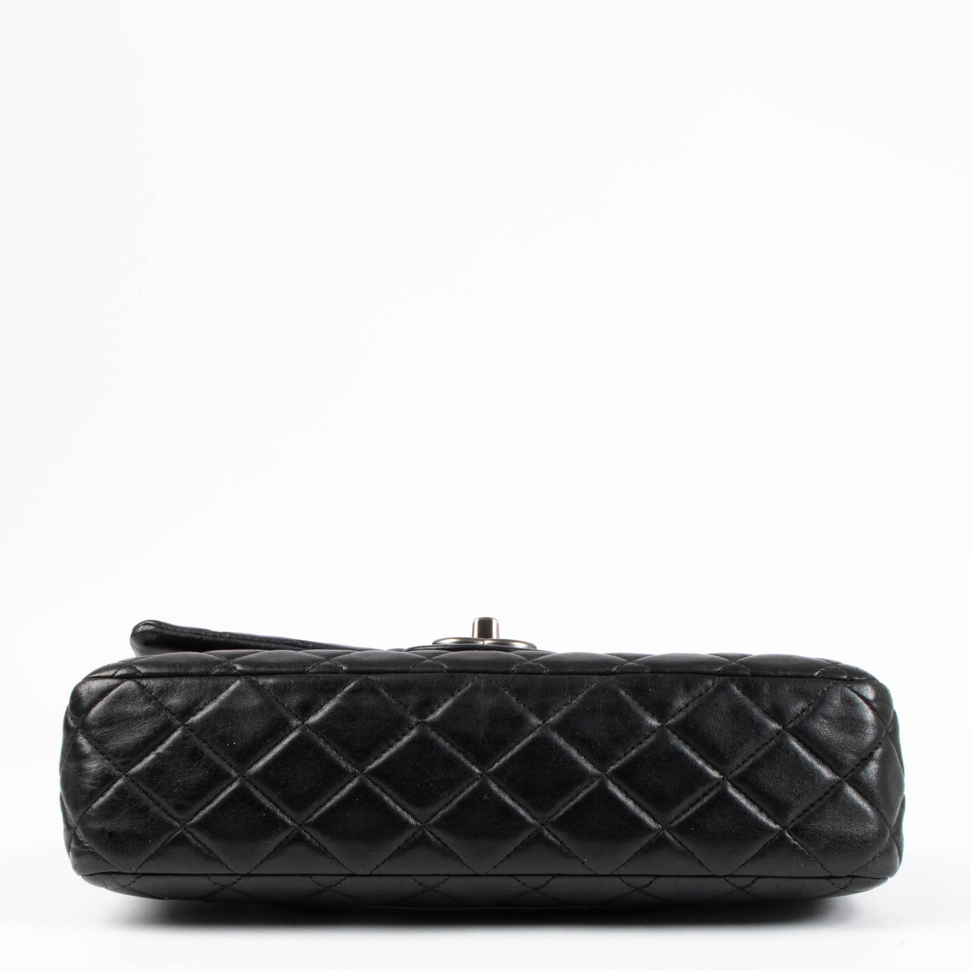 Shop the authentic Chanel Black Medium Lambskin Flap Bag RHW second hand on Labellov.com