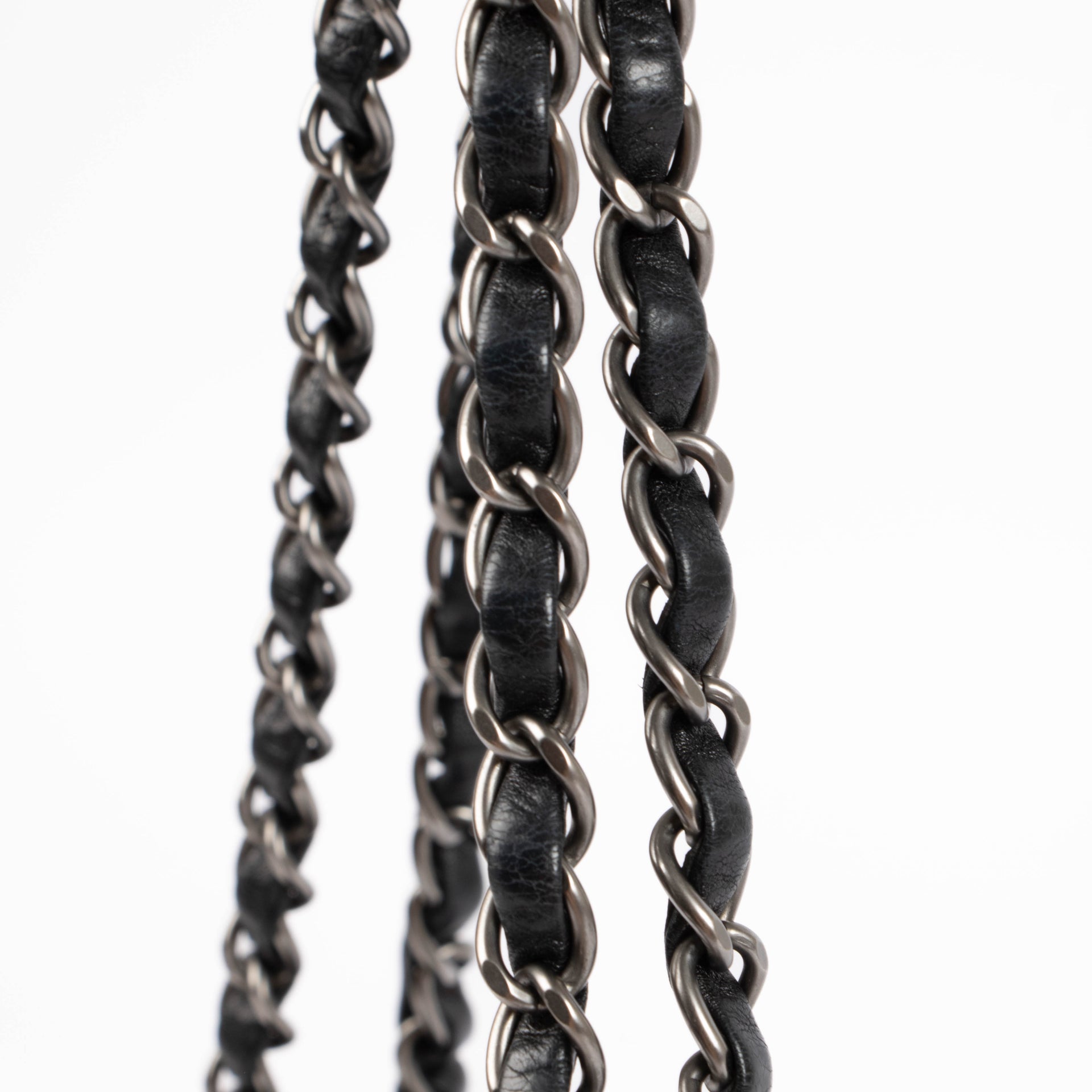 Shop the authentic Chanel Black Medium Lambskin Flap Bag RHW second hand on Labellov.com