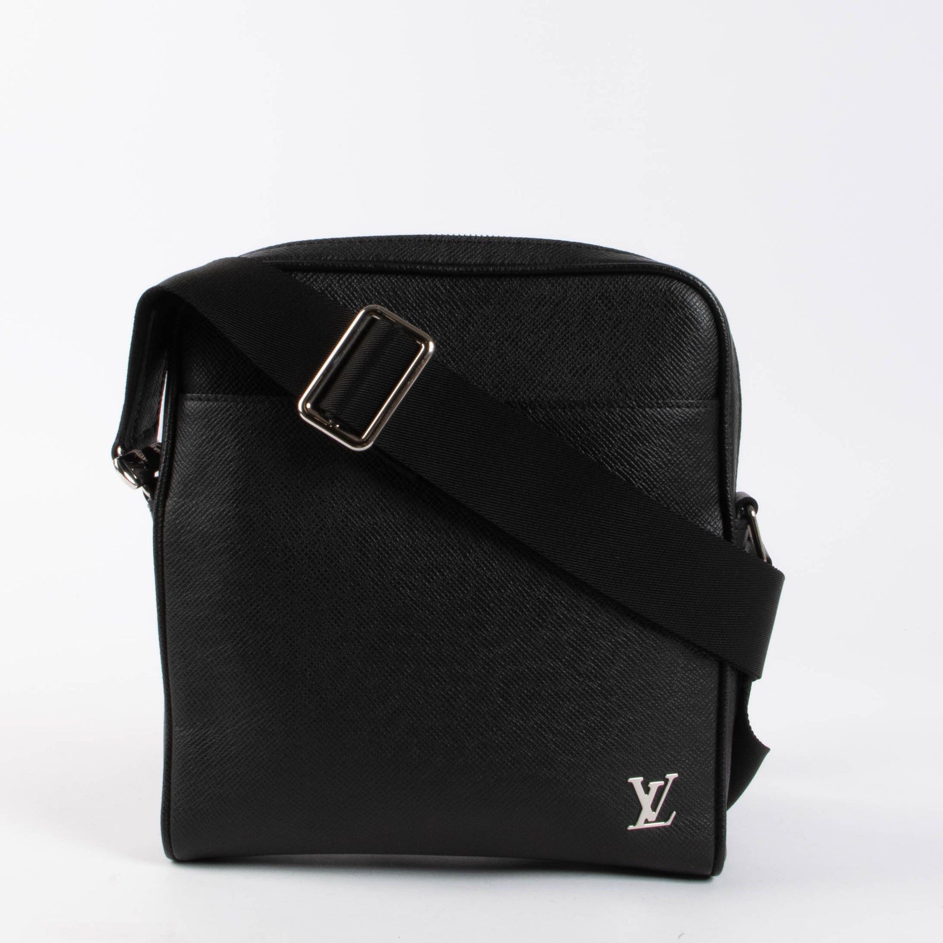 Louis Vuitton Black Taiga Leather Alex Messenger Bag
