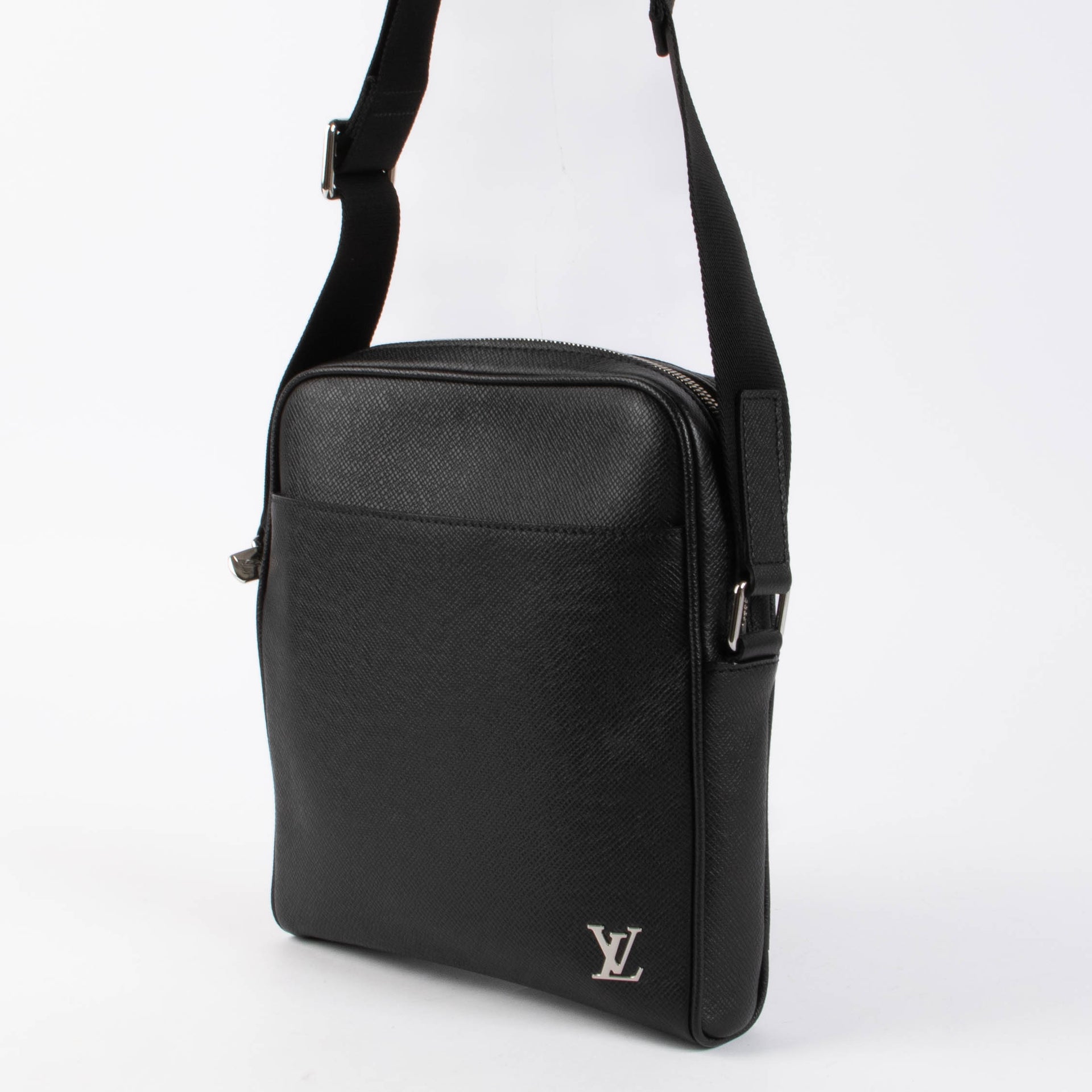 Louis Vuitton Black Taiga Leather Alex Messenger Bag