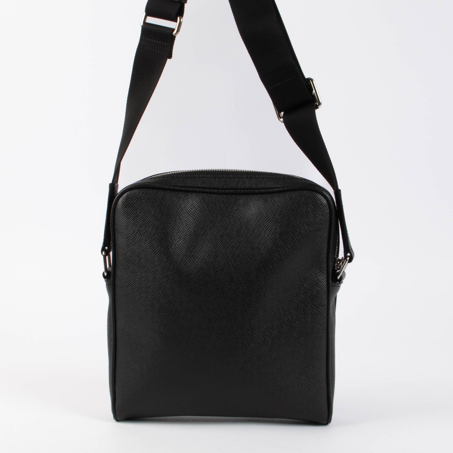 Louis Vuitton Black Taiga Leather Alex Messenger Bag