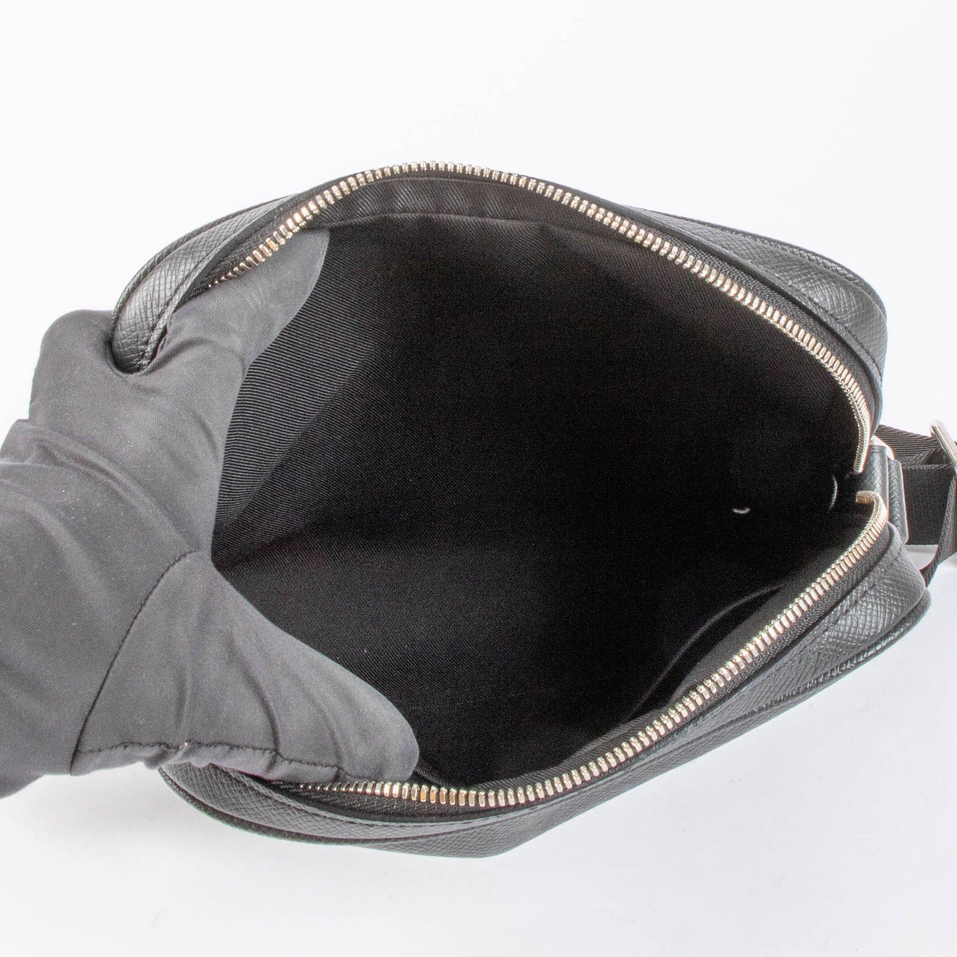 Louis Vuitton Black Taiga Leather Alex Messenger Bag