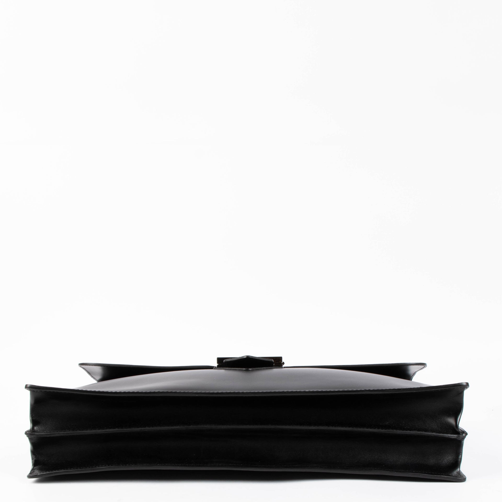 Shop authentic Delvaux Black Alligator Detail Briefcase on Labellov.com.